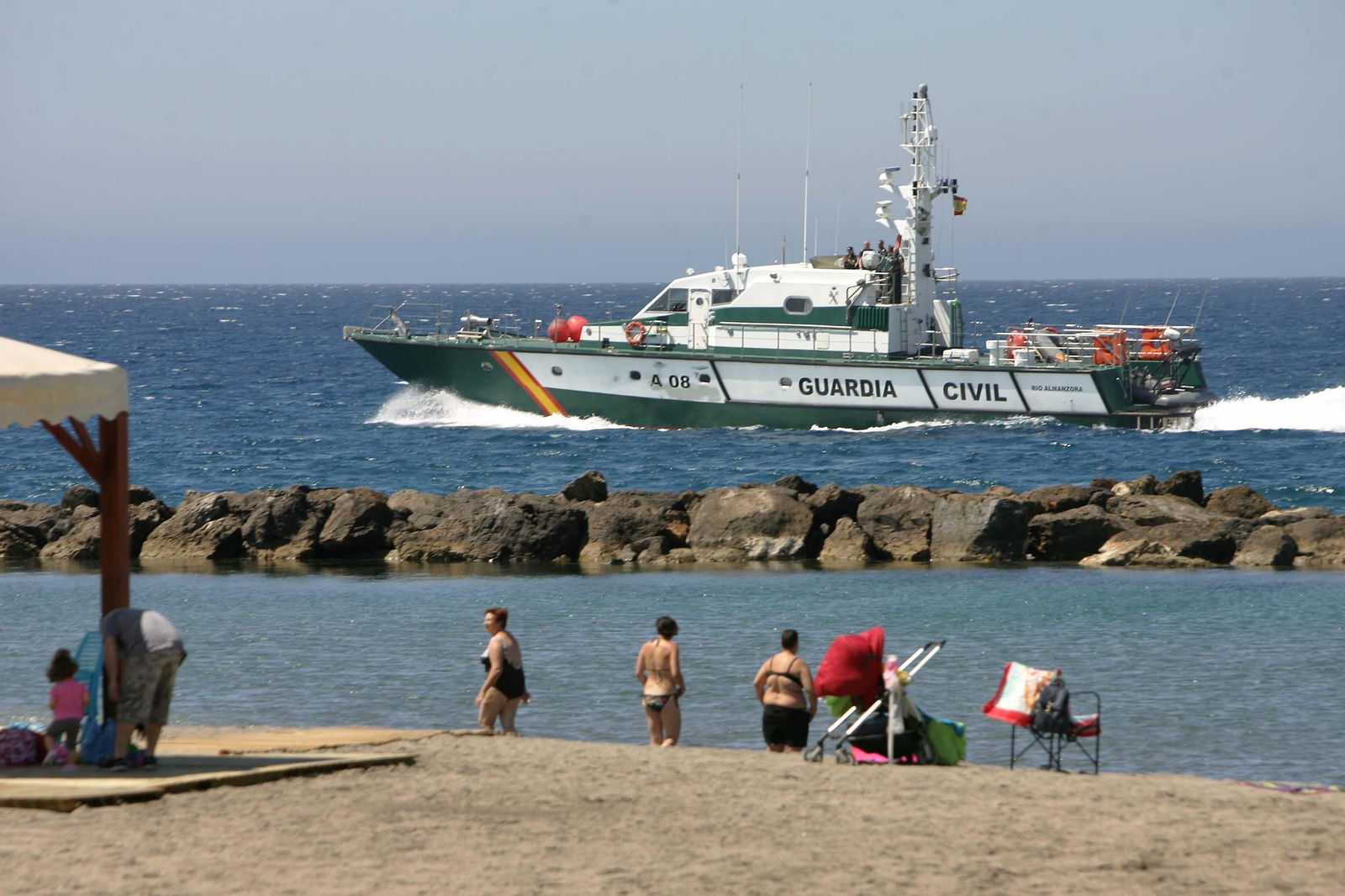 Lancha patrullera de la Guardia Civil en Almería.
