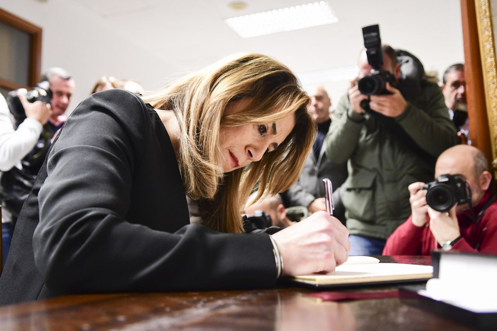 Las imágenes de la capilla ardiente de Pablo García Baena