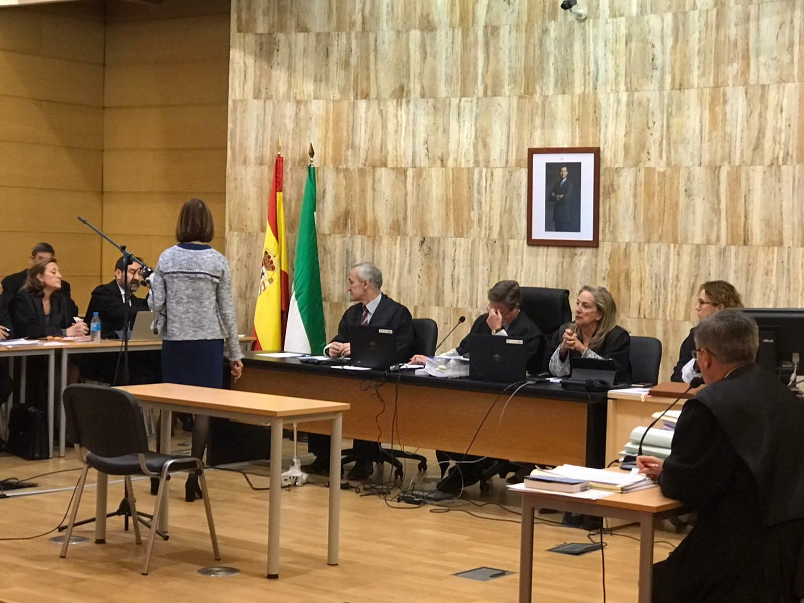 El tribunal del caso Serrallo durante la primera sesión del juicio.