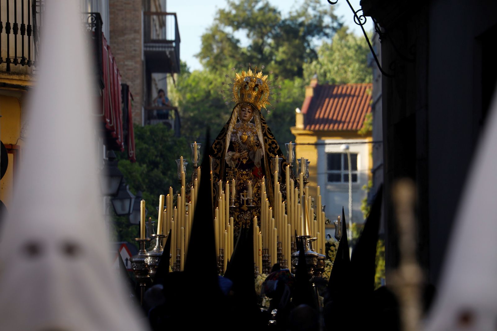 Viernes Santo en Córdoba: la procesión de los Dolores, en imágenes