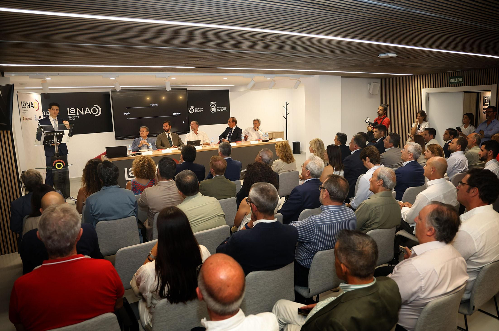 Fotógrafo ALBERTO DOMÍNGUEZ. La Nao, Aeropuerto. Huelva (68).JPG