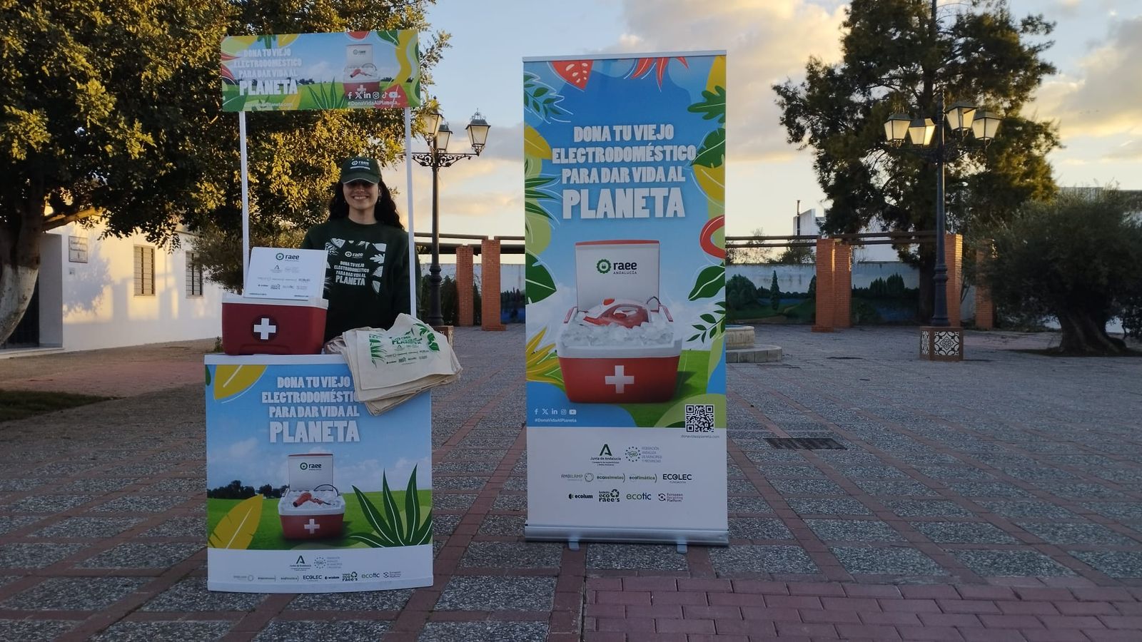 Campaña 'Dona Vida al Planeta' en San Isidro de Guadalete.