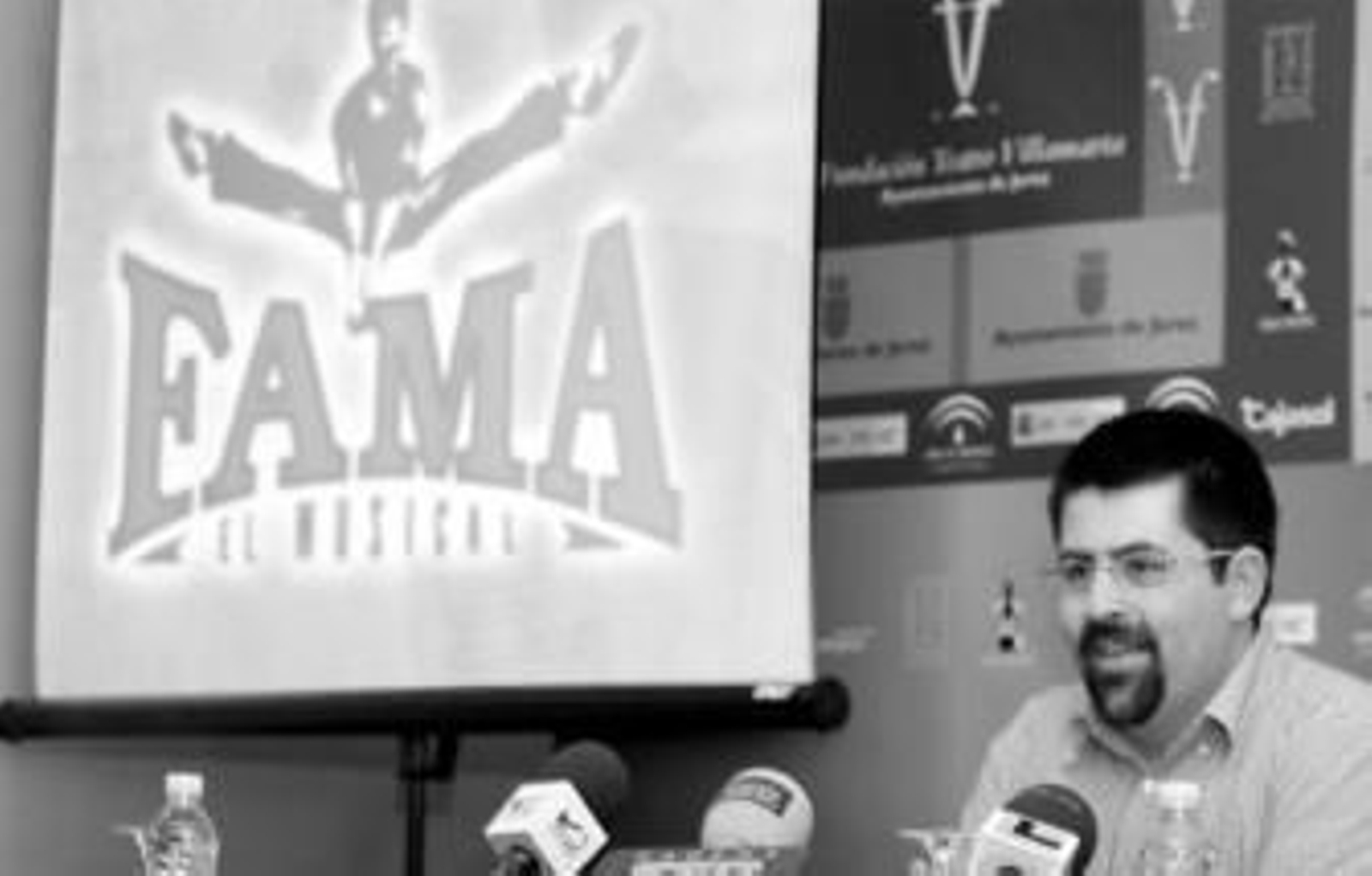 Javier Muñiz en un momento de la presentación del espectáculo, ayer, en el Villamarta.