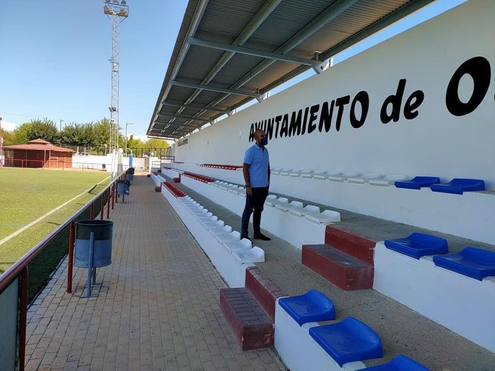 El campo de fútbol municipal ‘Cañada de la Era’  de Otura ha sido objeto de reforma.