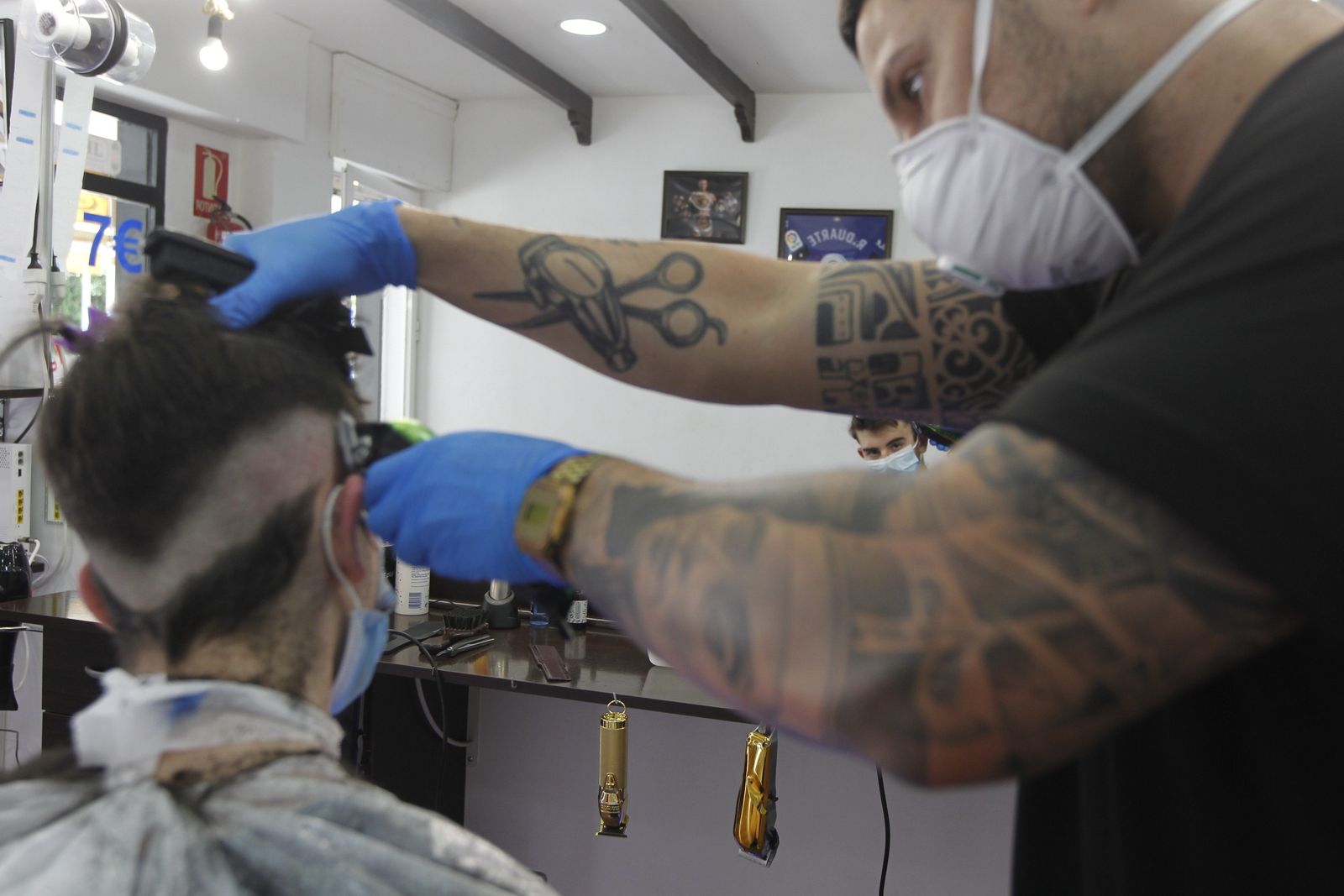 Fotografías primer día de peluquerías en coronavirus-COVID-19. Almería