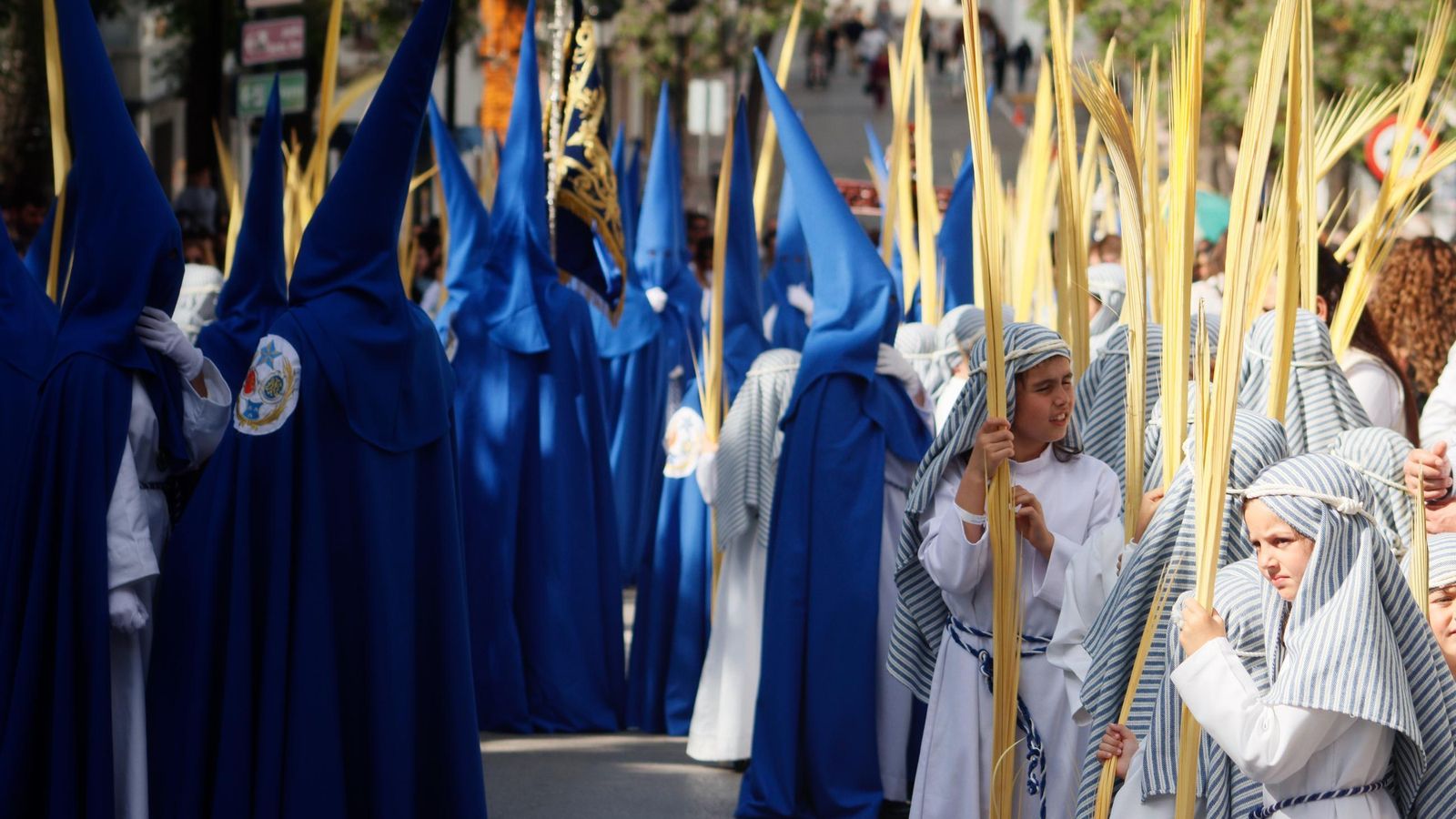 Penitentes y hebreos, en La Borriquita.