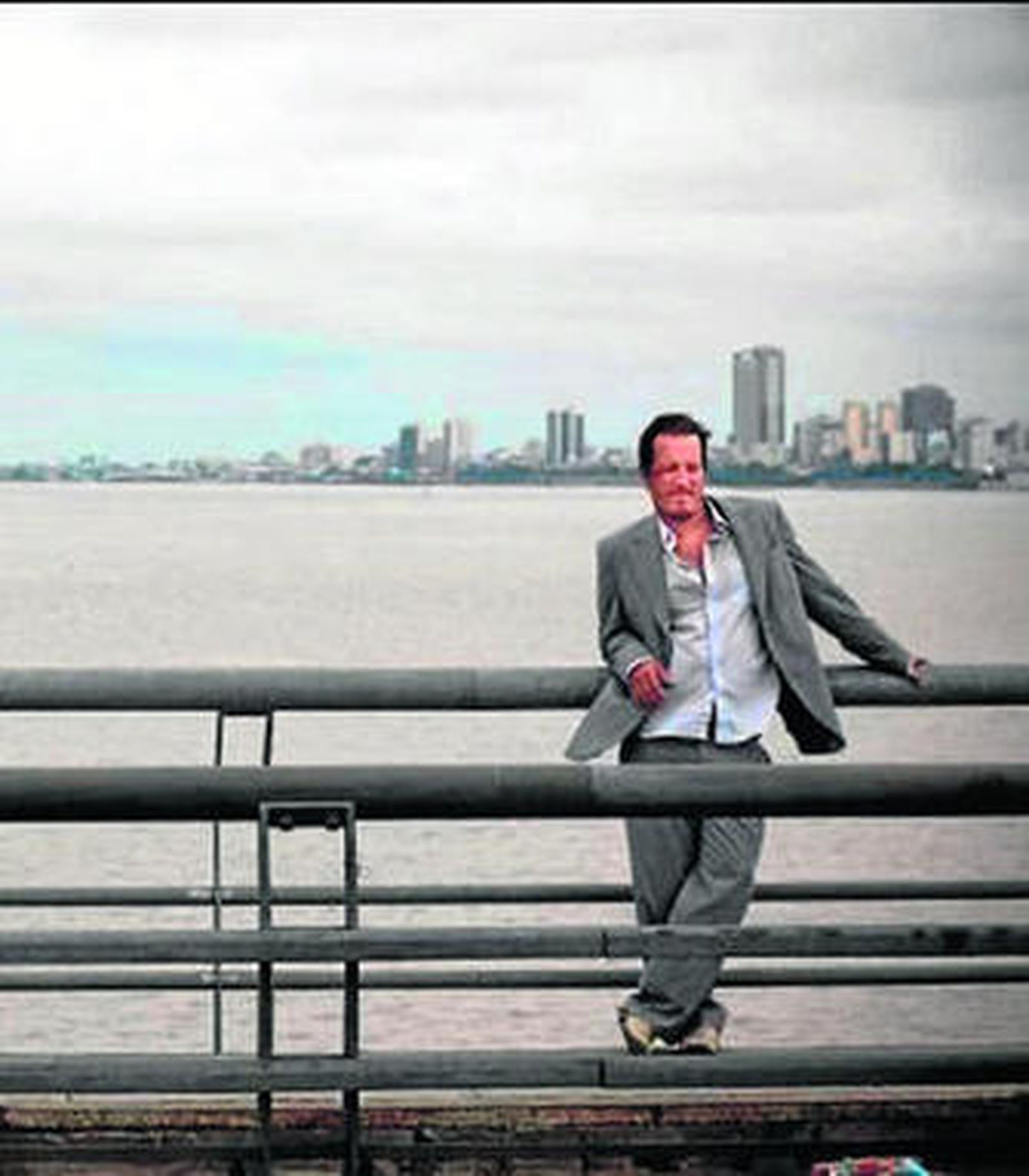 Un fotograma de la película 'Pescador', de Sebastián Cordero.