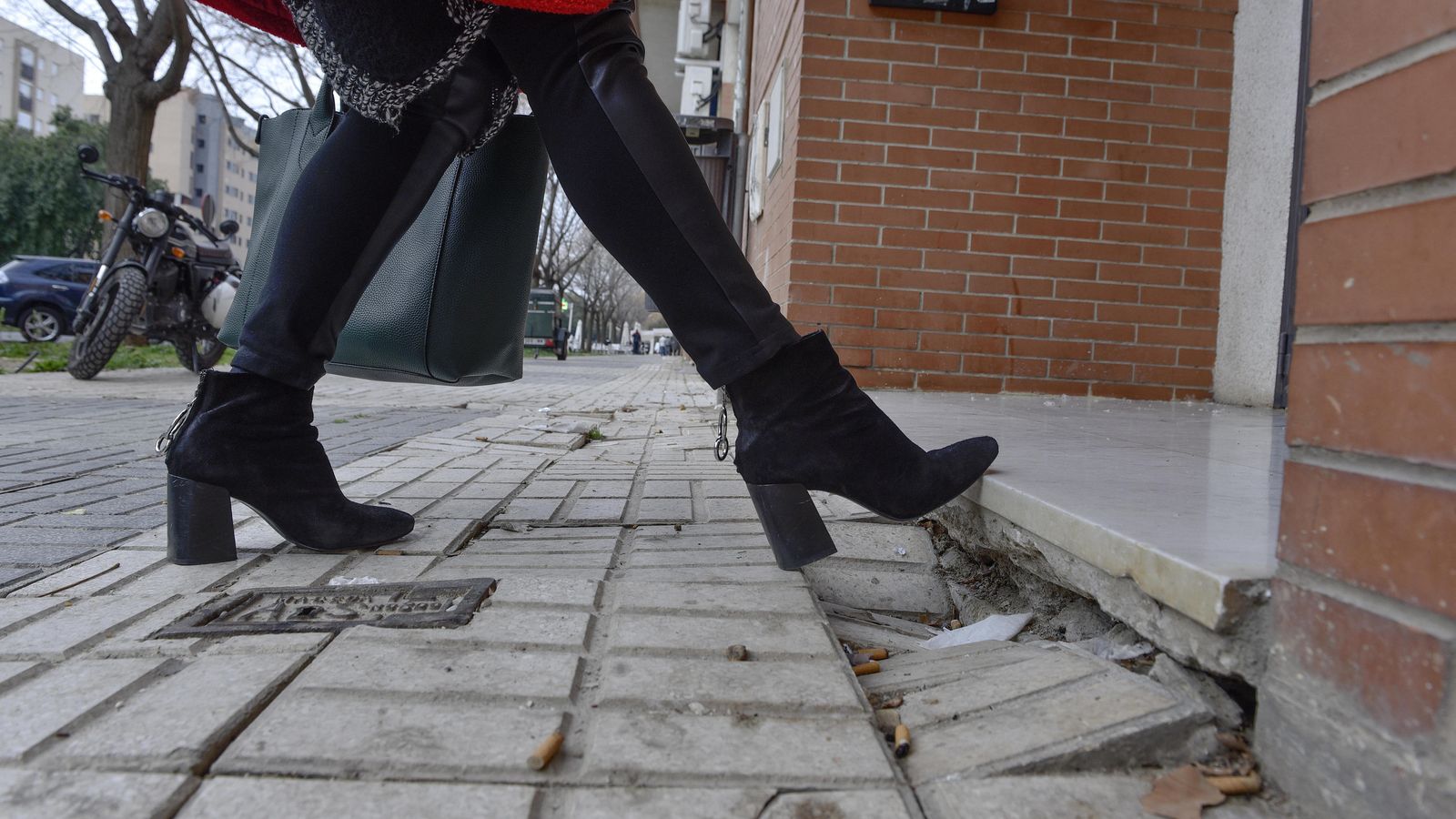 La entrada al bloque de Emilio Lemos, 61.