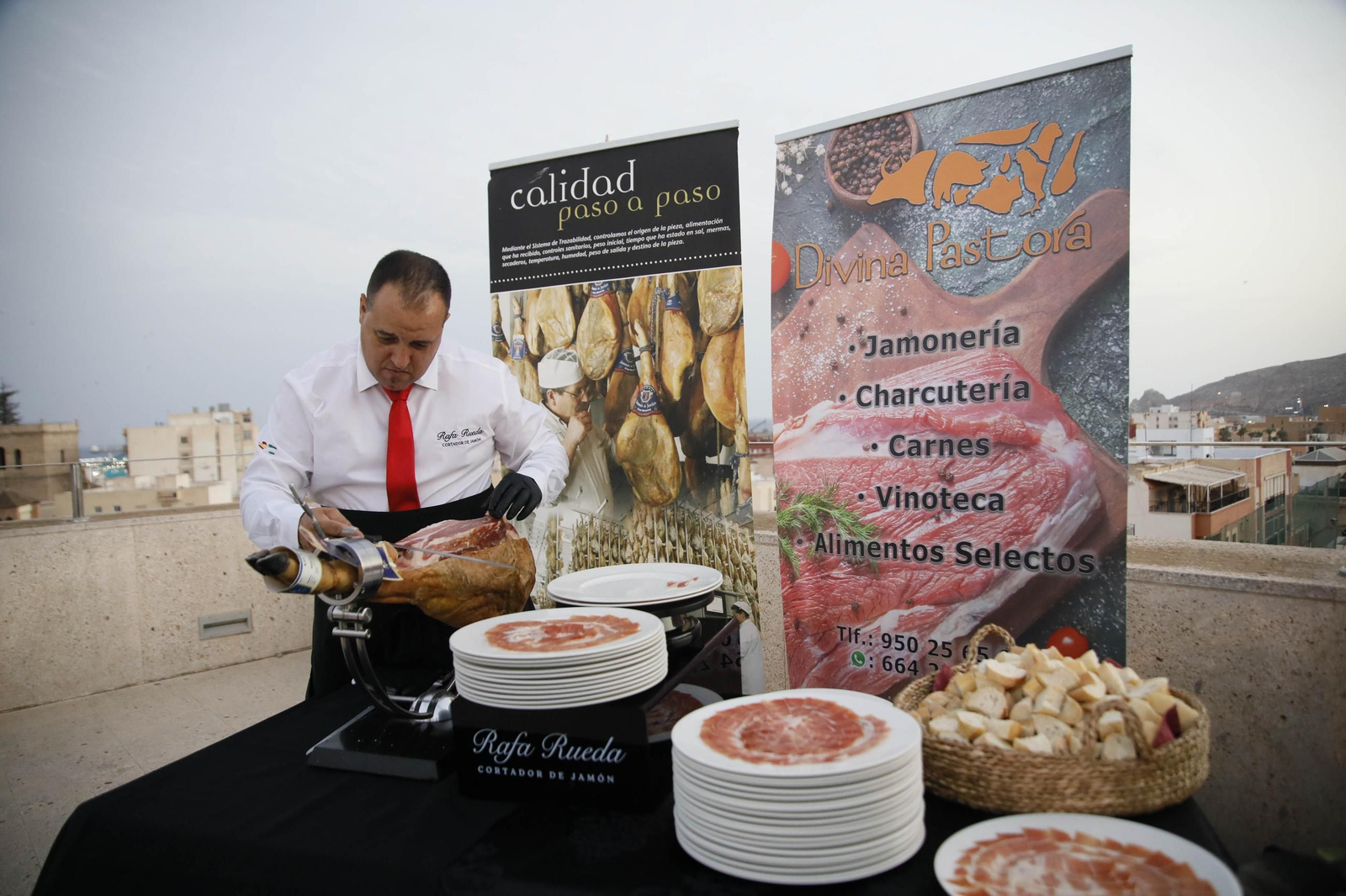 Presentación de la Feria de Almería 2024 en honor de la Virgen del Mar, en imágenes