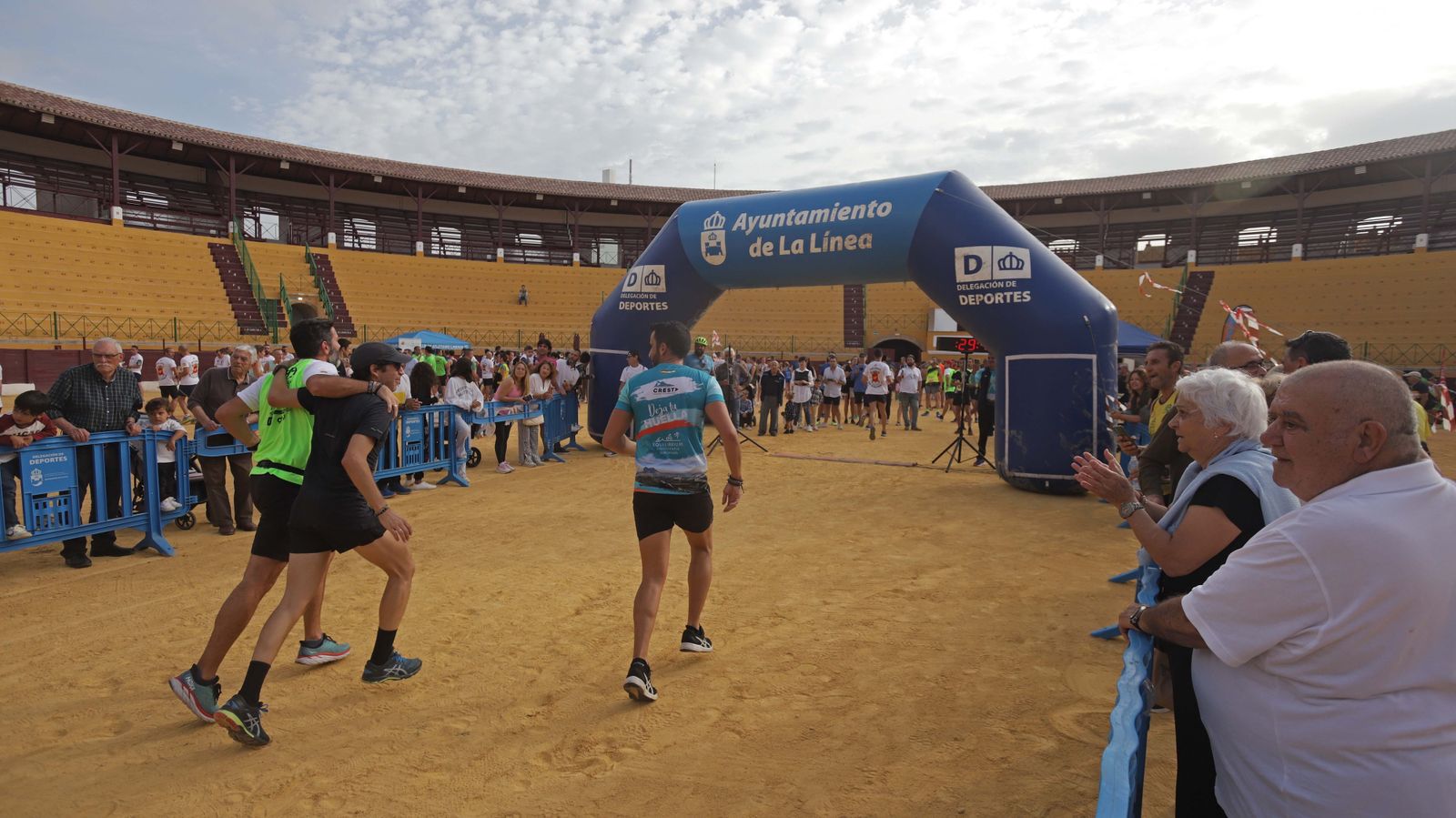 Fotos de la IX Carrera Cívico Militar 'Entre Dos Ciudades'