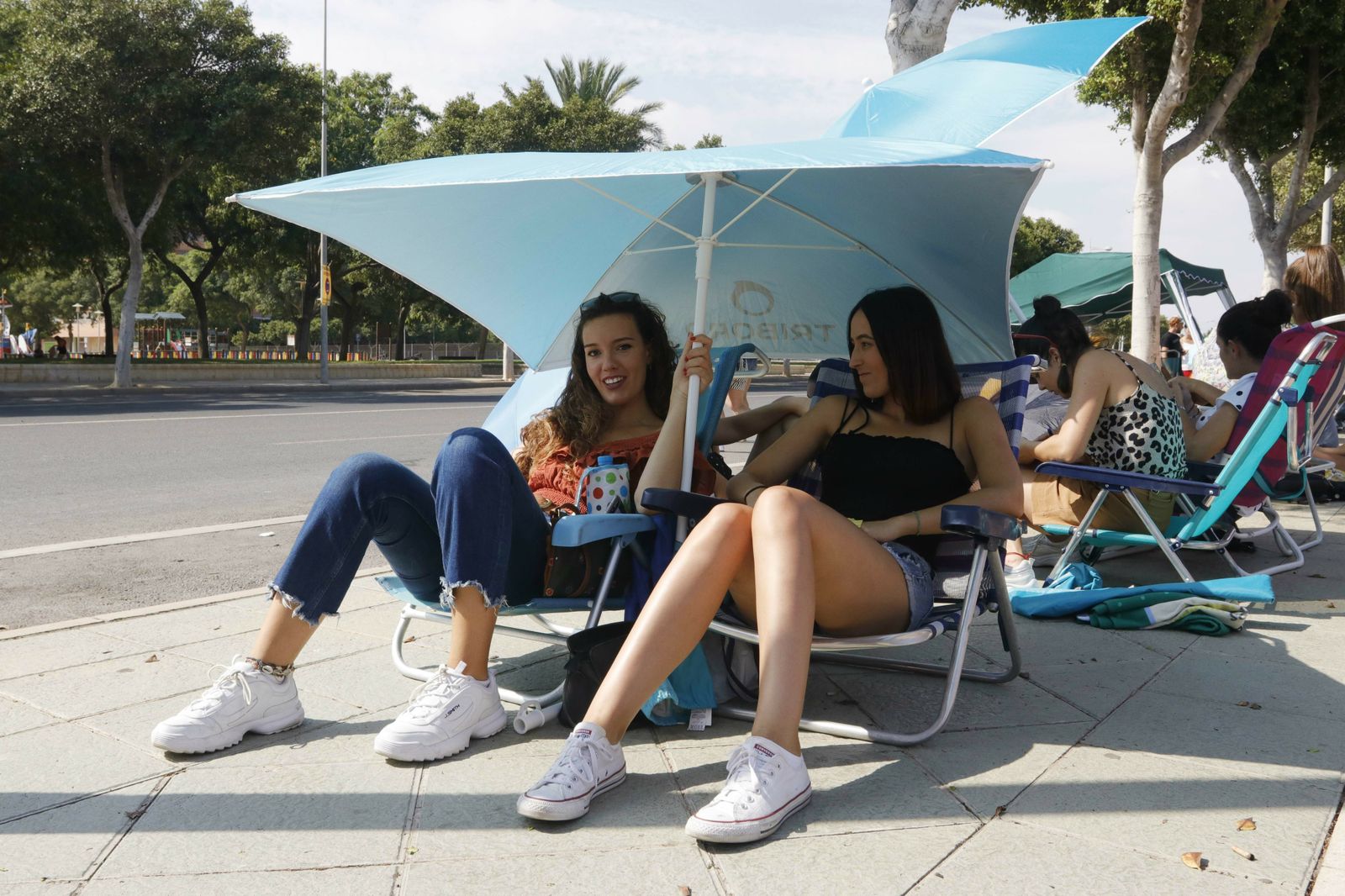 Fotogalería de los fans que esperan en cola para el concierto de David Bisbal