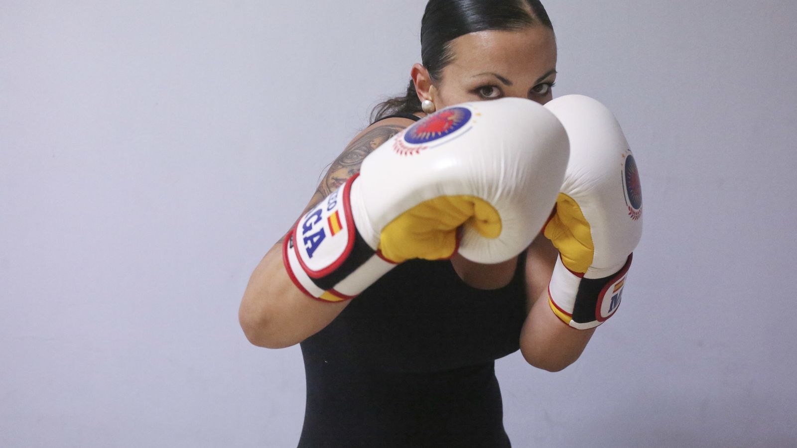Una de las mujeres que está en el Club Boxeo Málaga.
