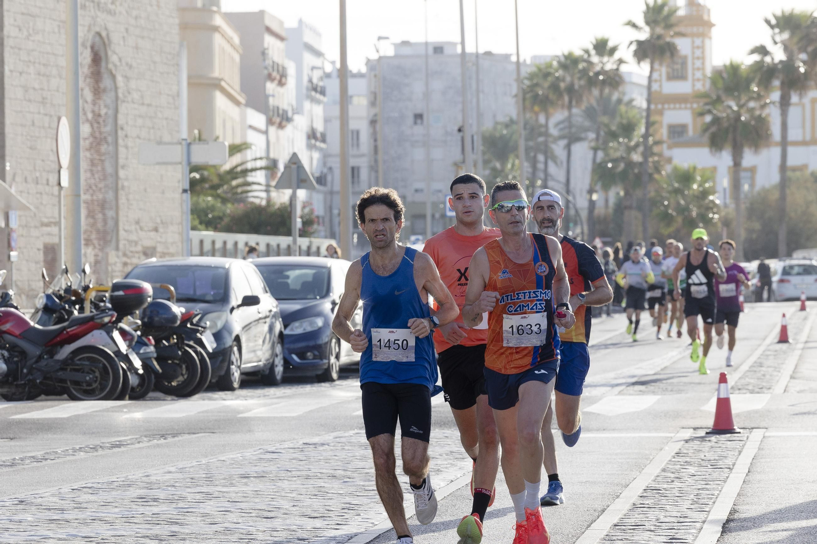 Búscate en las imágenes de la "II Media Maratón Ciudad de Cádiz"