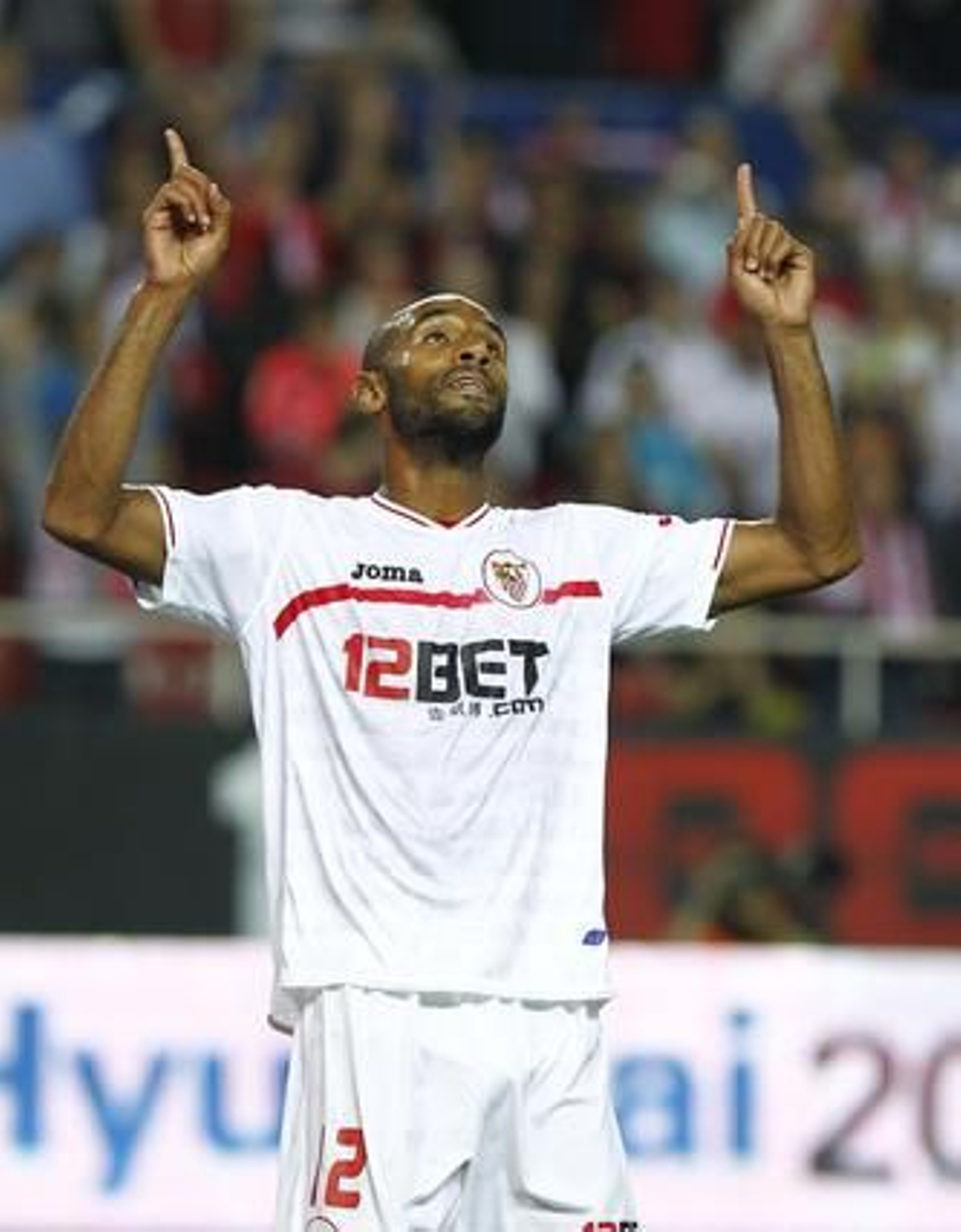 El Sevilla vence 4-3 al Athletic de Bilbao en el Sánchez Pizjuán con dos goles de Luis Fabiano y dos de Kanoute de penalti. / Antonio Pizarro