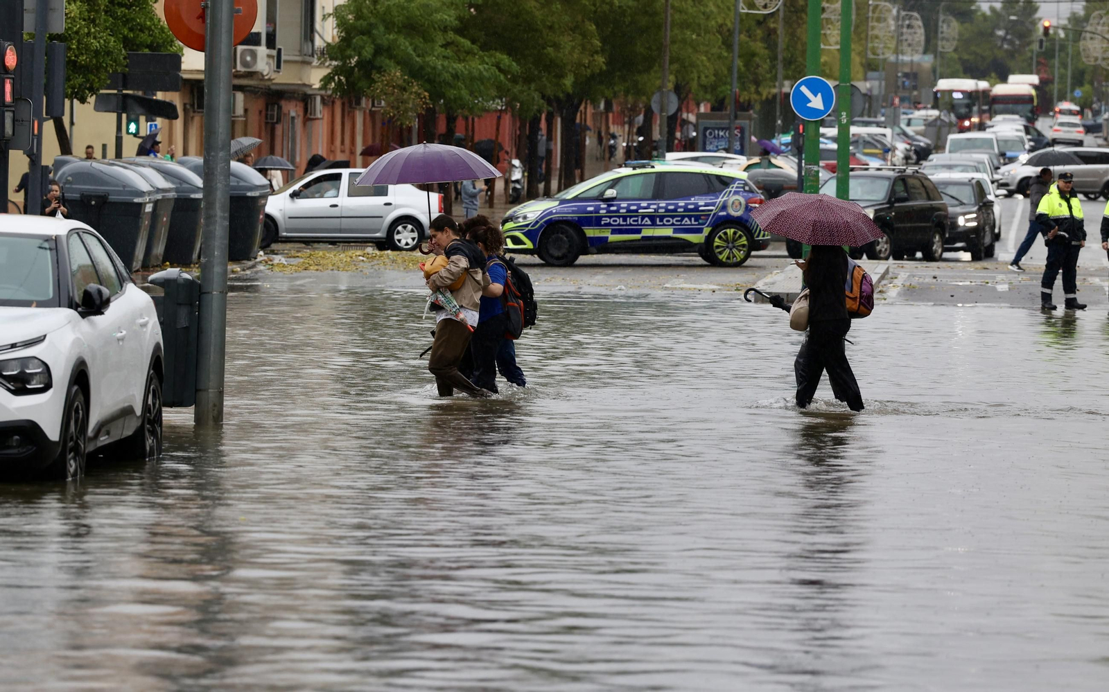 Inundación en la Ronda del Tamarguillo, este miércoles 29 de octubre de 2025.