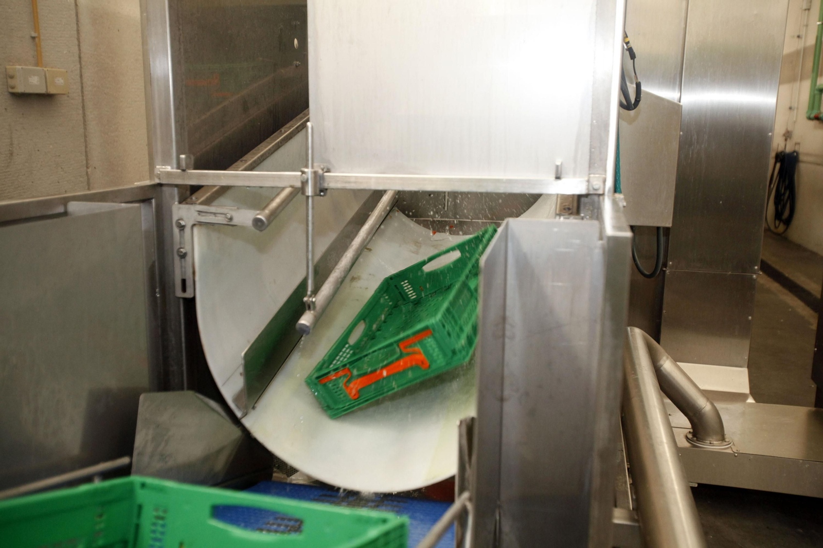 Imágenes del trabajo en la central logística de Mercadona