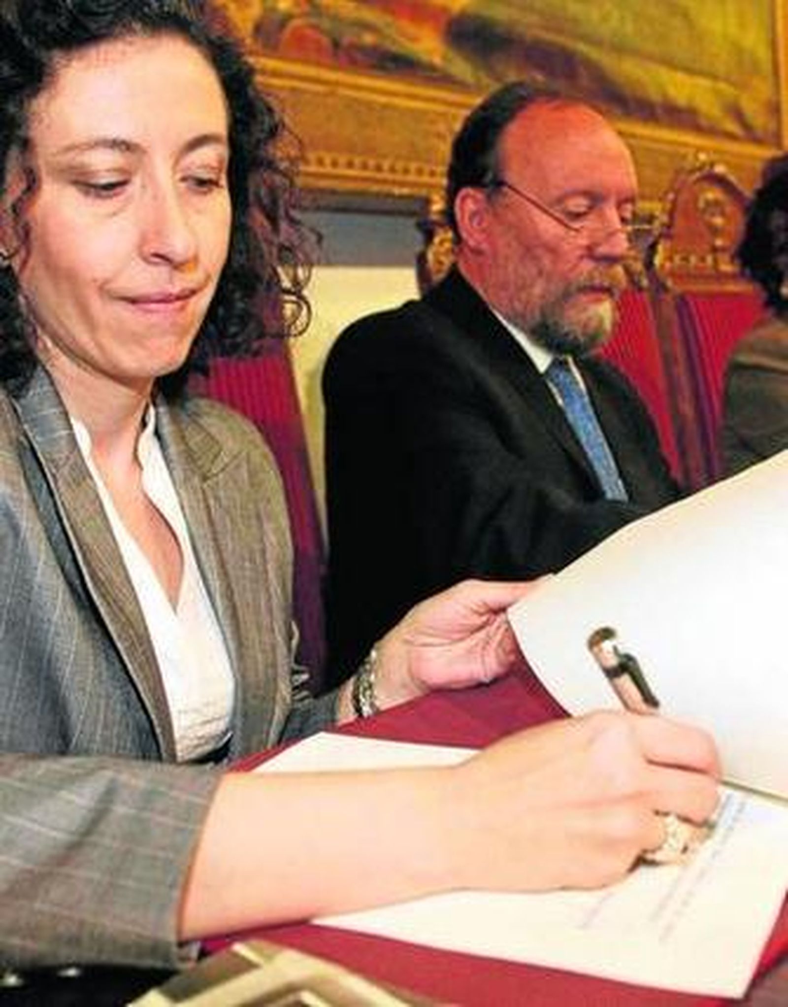 Huertas y Lodeiro, ayer, en el Hospital Real.