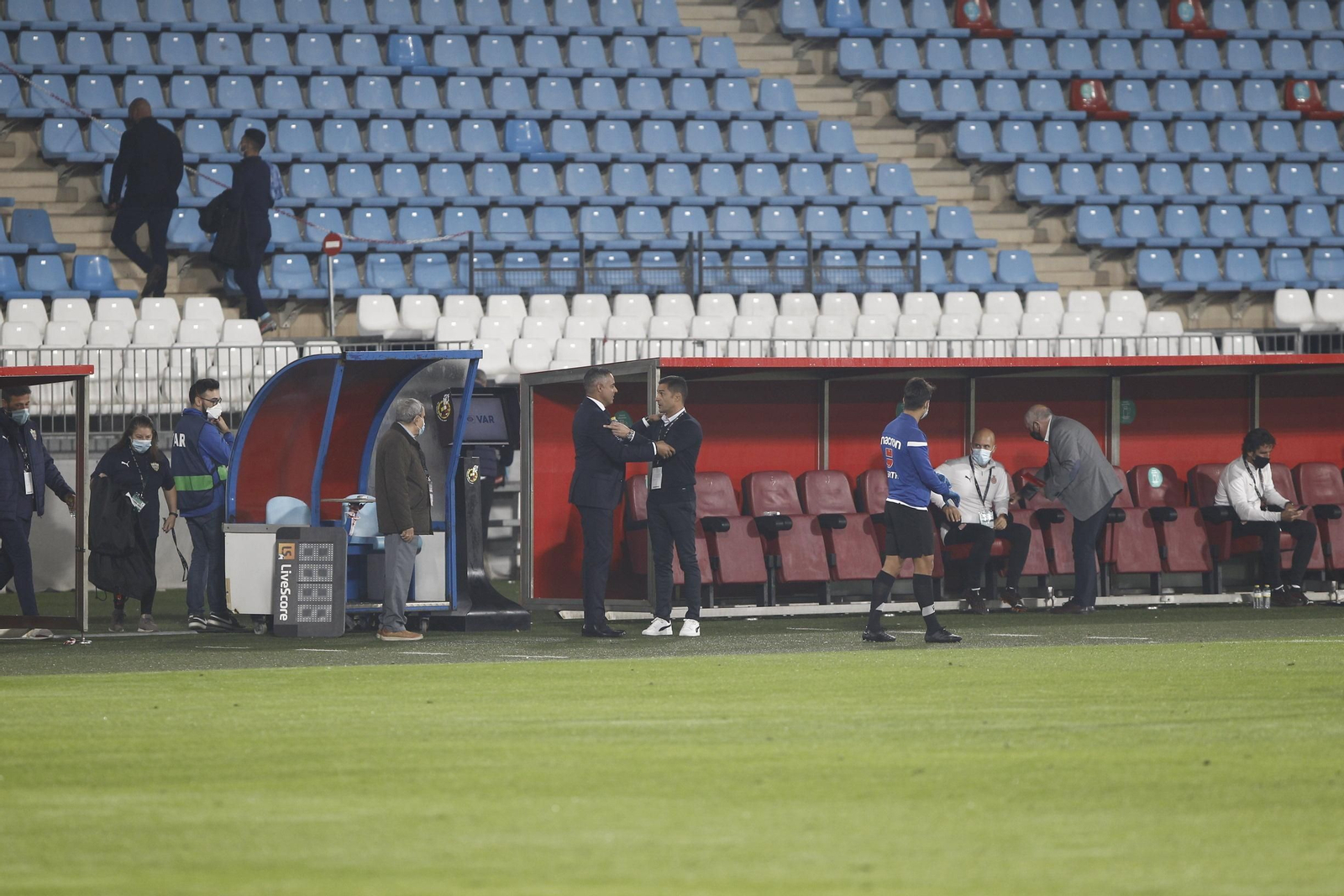 Gomes y Francisco se saludan.