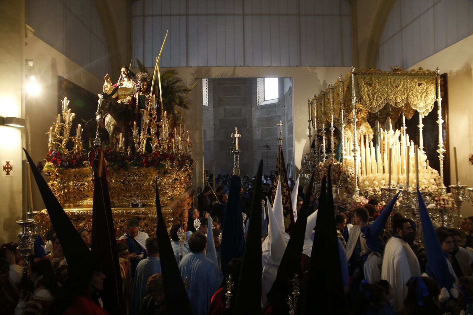 La lluvia impidió la esperada salida de la Borriquilla de San Andrés.