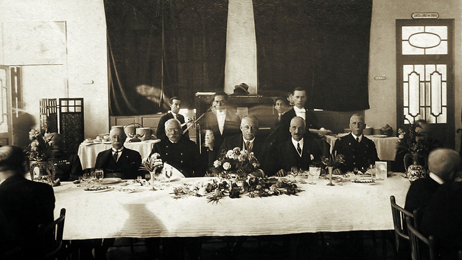 Almuerzo a Primo de Rivera en el Balneario de la Palma. 1927
