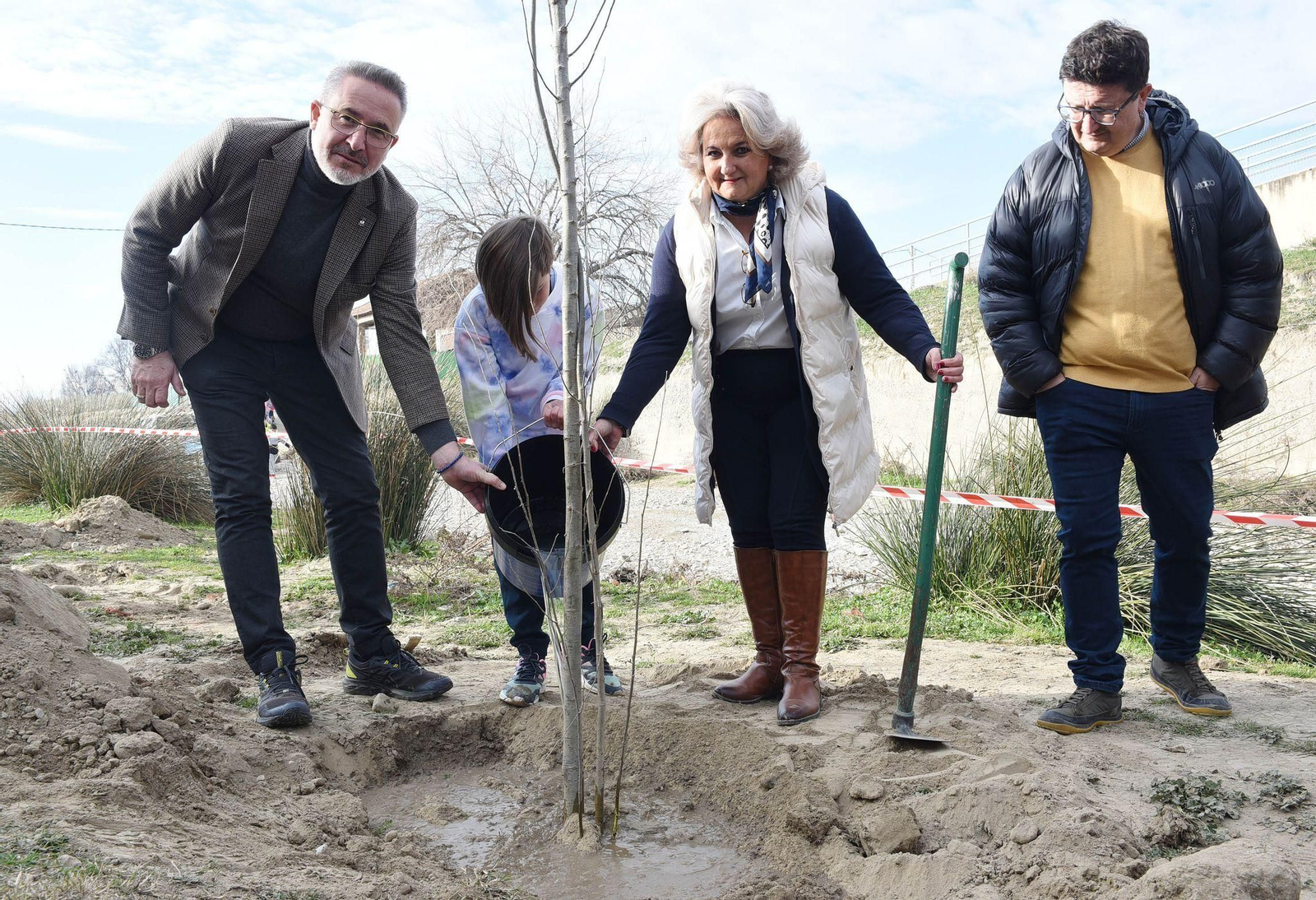 La Diputación de Granada reforesta la ribera del rio Dílar a su paso por Vegas del Genil
