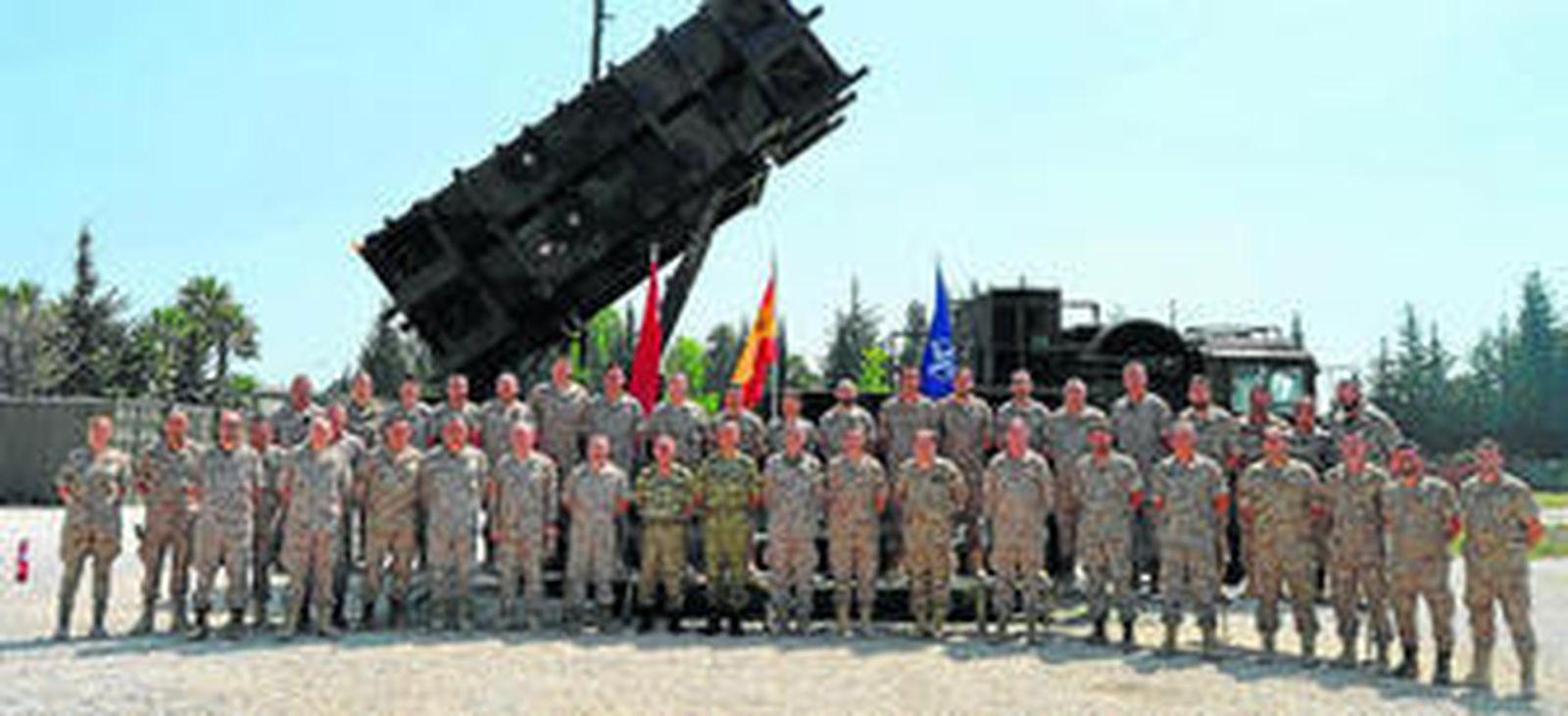 En la foto, miembros del grupo de artillería desplegado en Adana, Turquía.