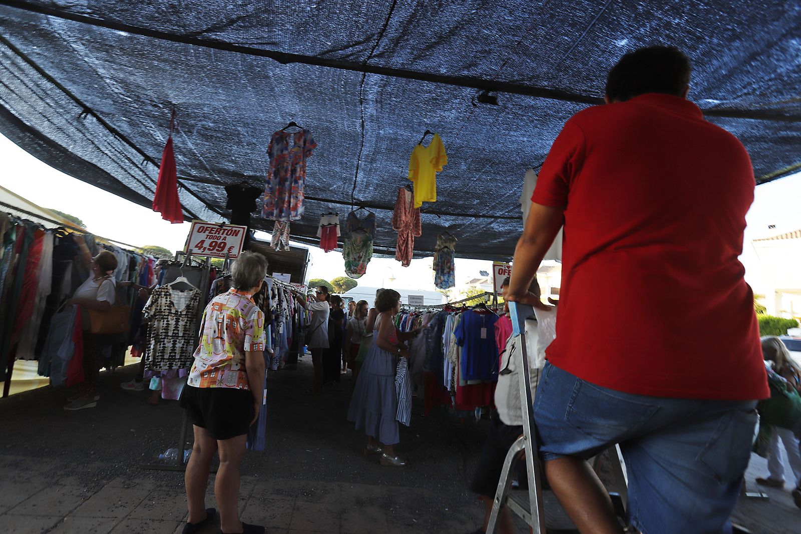 Imágenes de los mercadillos verano en Huelva