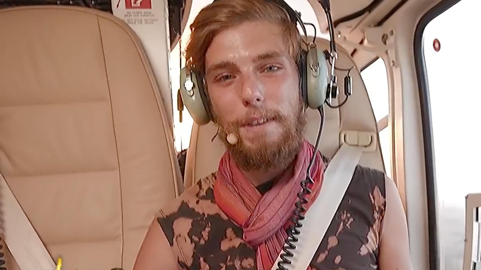 Ignacio de Borbón en el helicóptero regresando a España Ignacio de Borbón en el helicóptero regresando a España