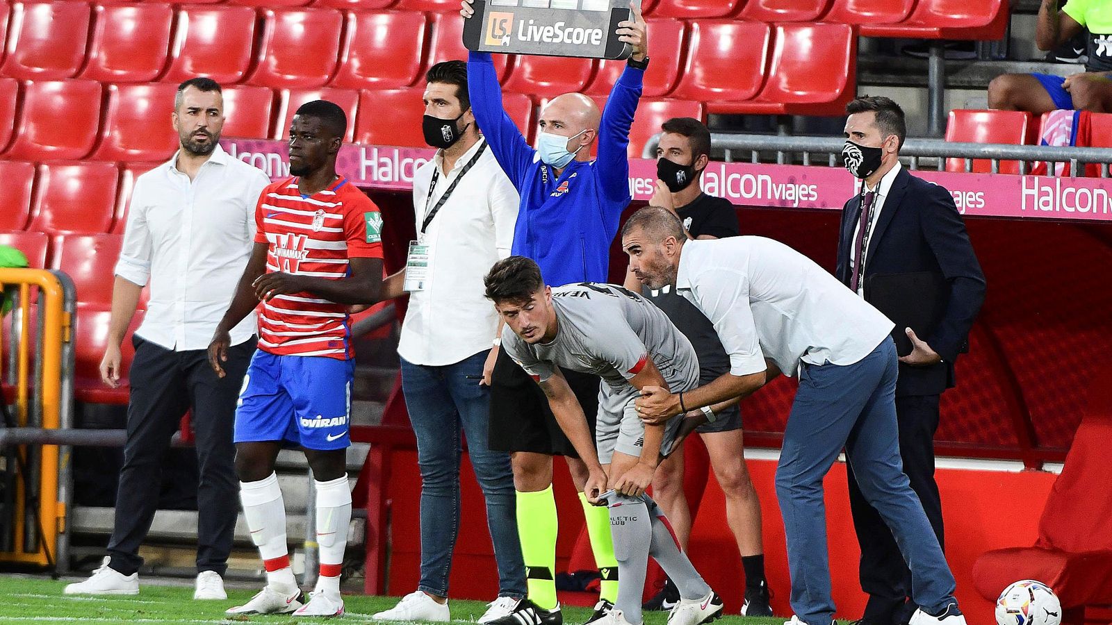 El papel de Azeez en el Granada CF este año ha sido testimonial.