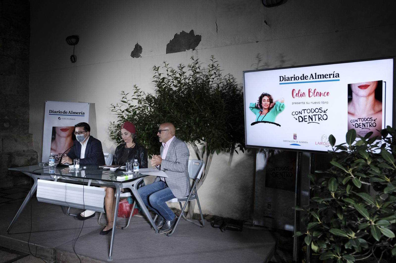 Presentación del libro 'Con todos dentro', de Celia Blanco