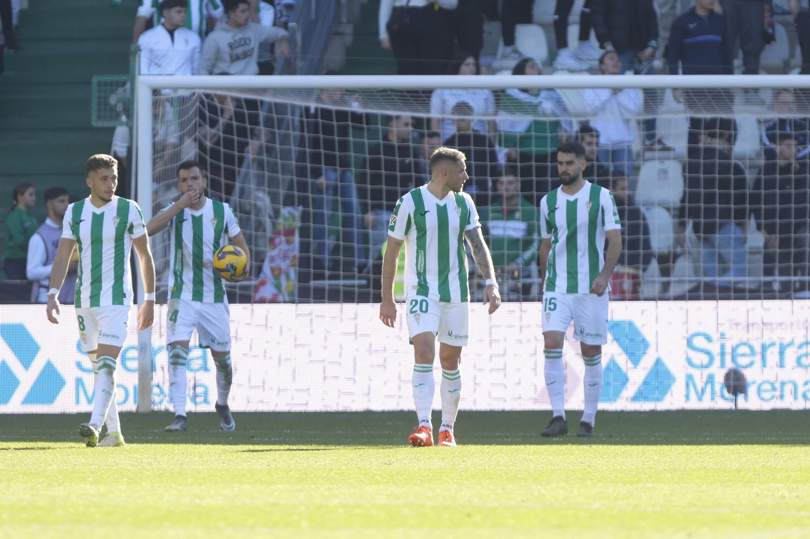 Las mejores fotos del ambiente en el Córdoba CF - Almería en El Arcángel