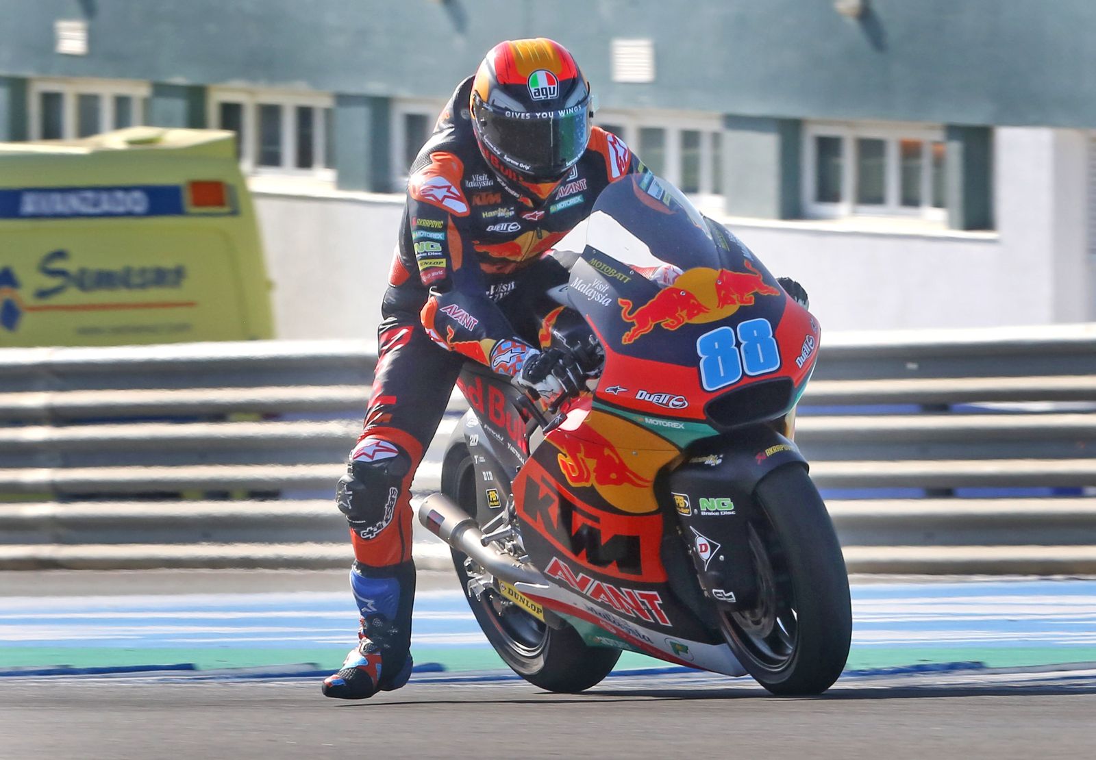 Segundo día de entrenamientos de Moto2 y Moto3 en el Circuito de Jerez