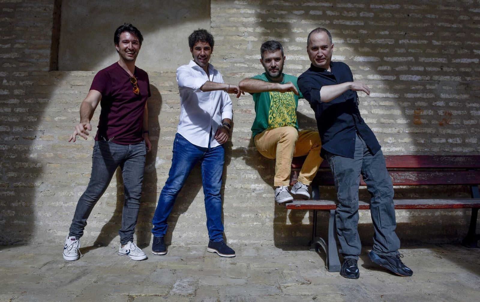 Diego Villegas, acompañado por la Electric Acoustic Band, el pasado lunes en San Jerónimo.