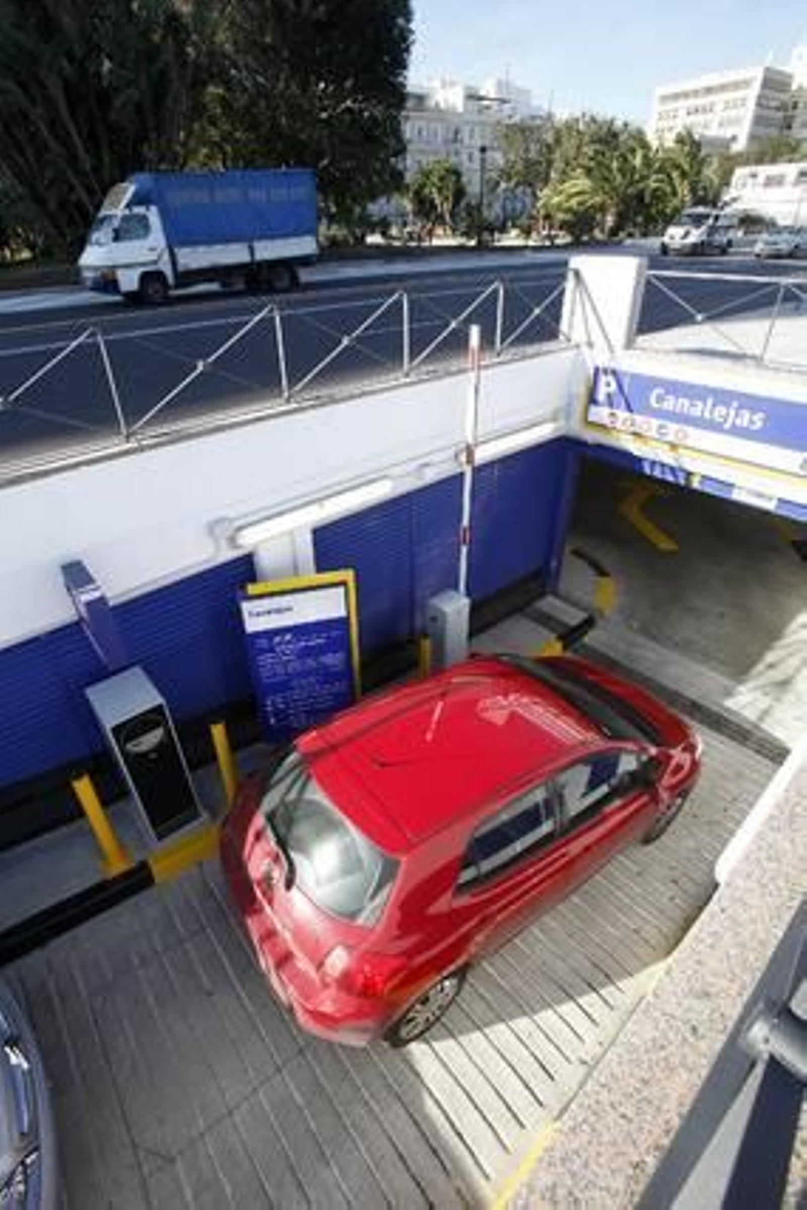 Teófila Martínez inaugura la ampliación del parking de Canalejas. 

Foto: Jesus Marin