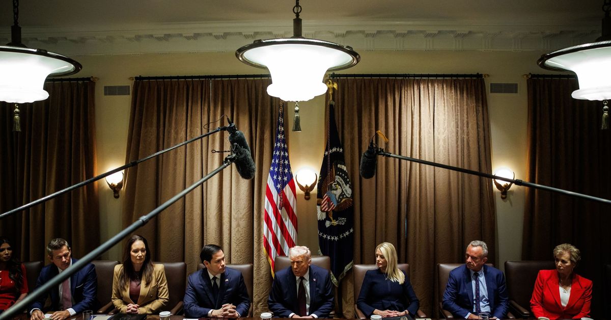 Desregular los gases contaminantes, la última medida de Trump que niega el cambio climático