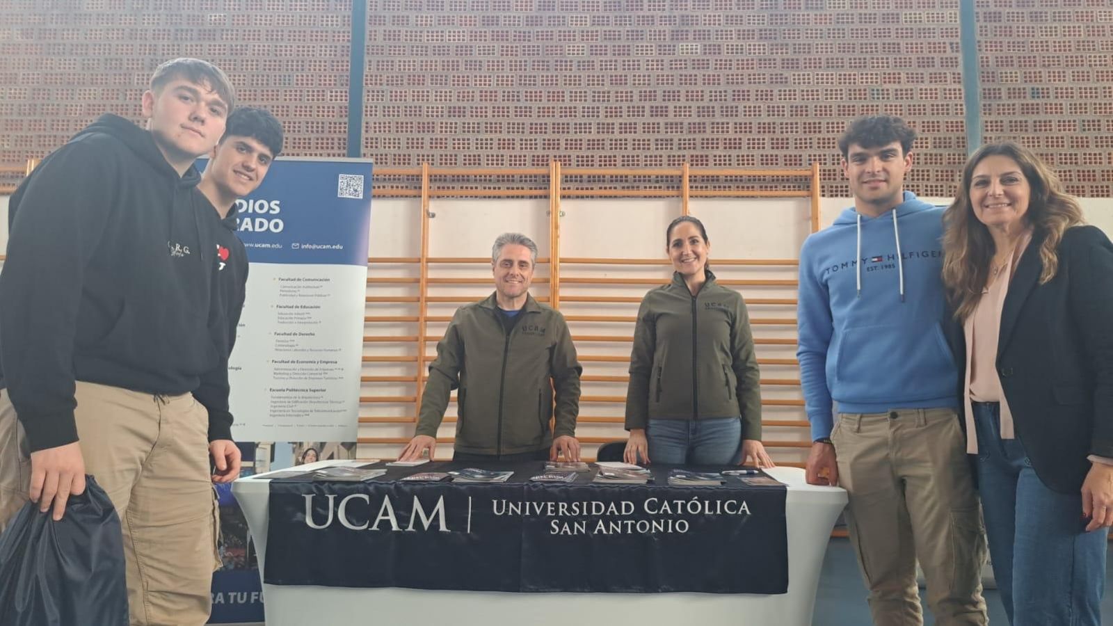 Distintas universidades del país se han dado cita en el centro educativo roquetero.