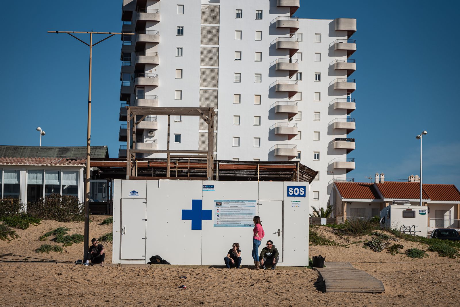Imágenes de la mañana primaveral del 26 de diciembre en las playas de Huelva