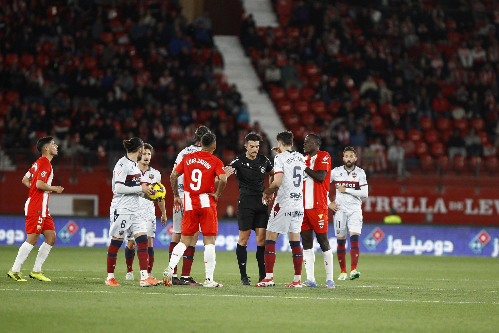 Las mejores imágenes del partido U.D. Almería-Levante U.D.