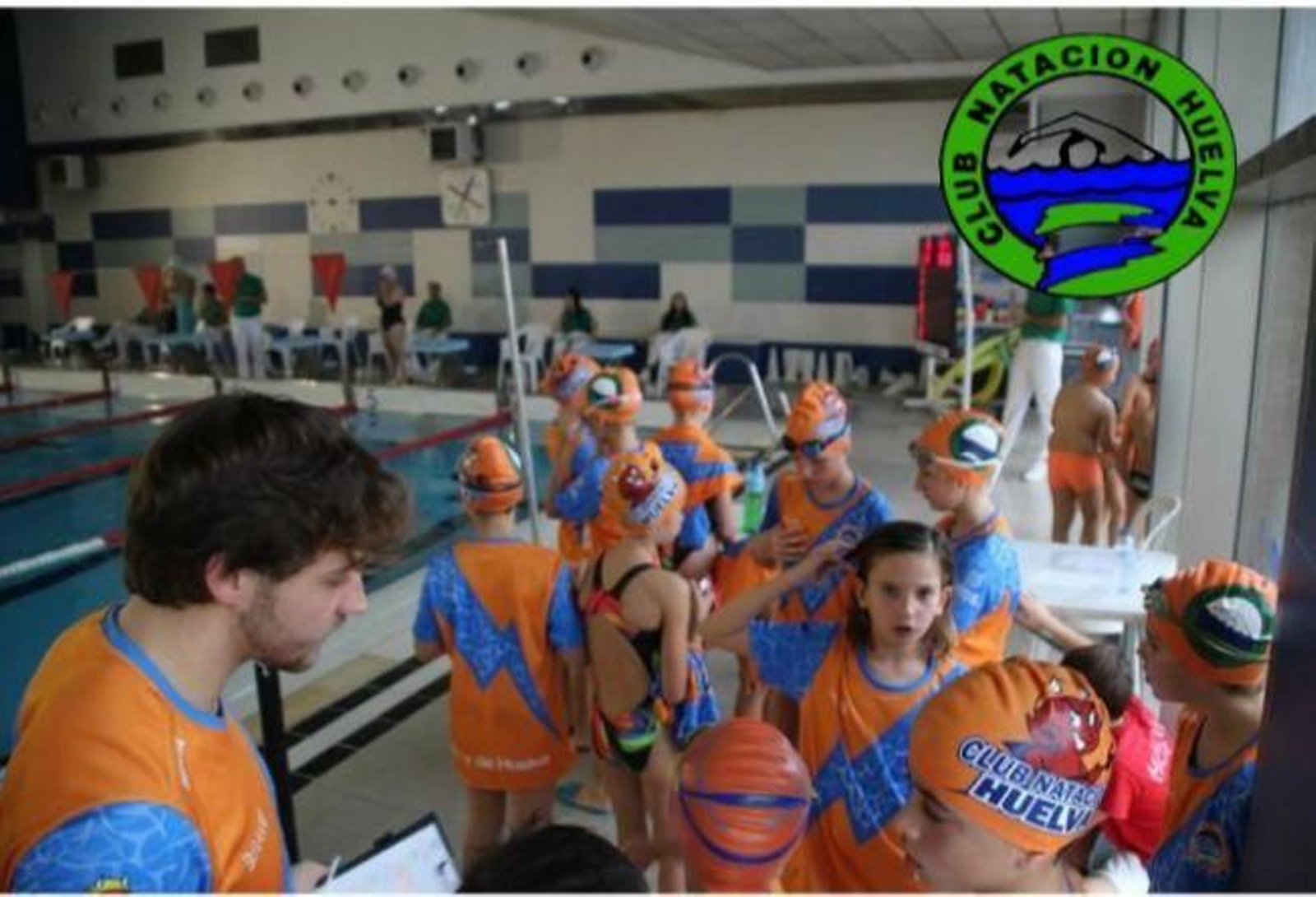 Nadadores del CN Huelva en la segunda fase del circuito.