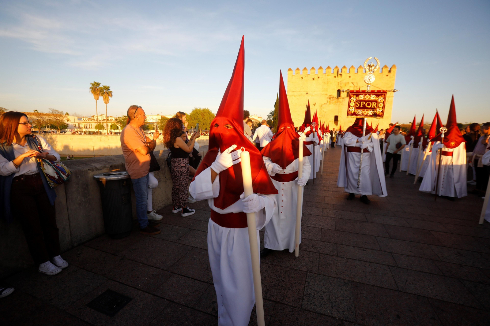 Viernes Santo en Córdoba: la procesión del Descendimiento, en imágenes