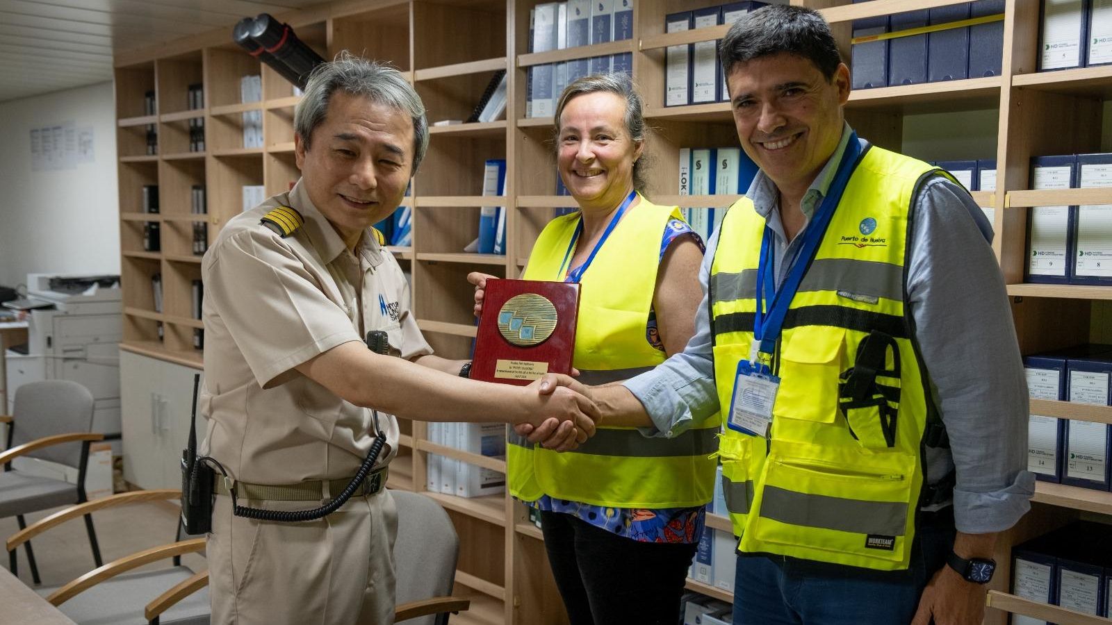 recibimiento al buque estadounidense.