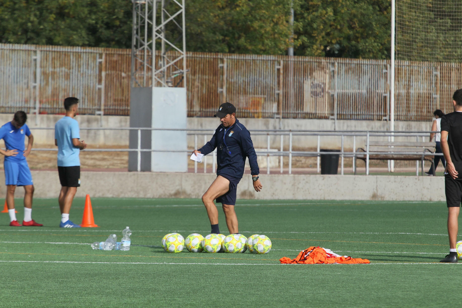 Juan Carlos está molesto con sus jugadores por el partido de Ceuta.