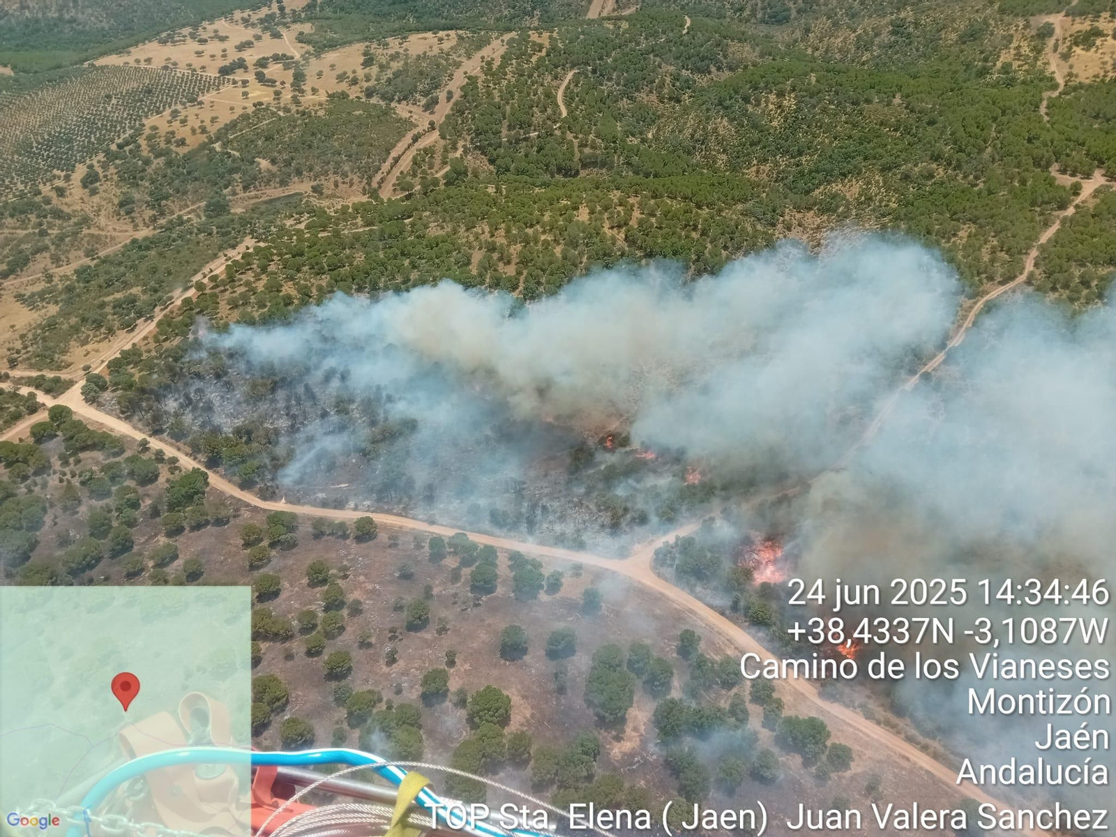 Imagen aérea del incendio declarado en Montizón.