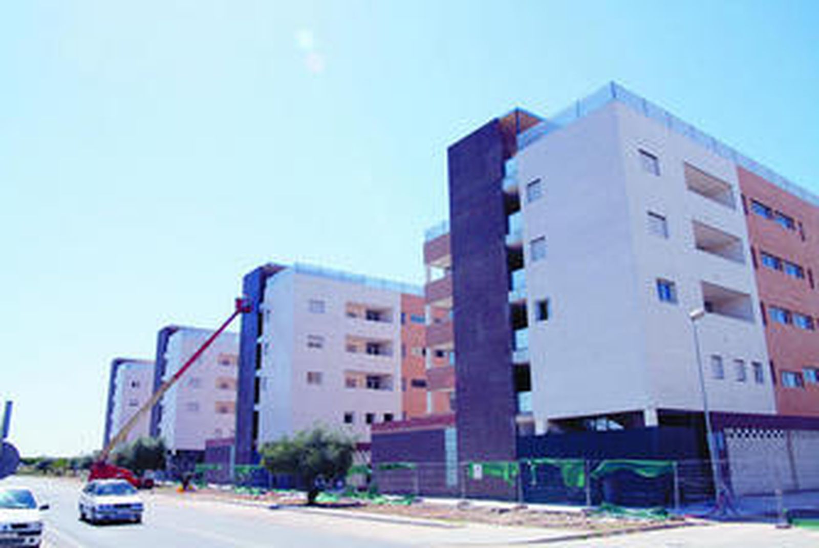 Bloque de viviendas ofertadas en el término municipal de La Rinconada.