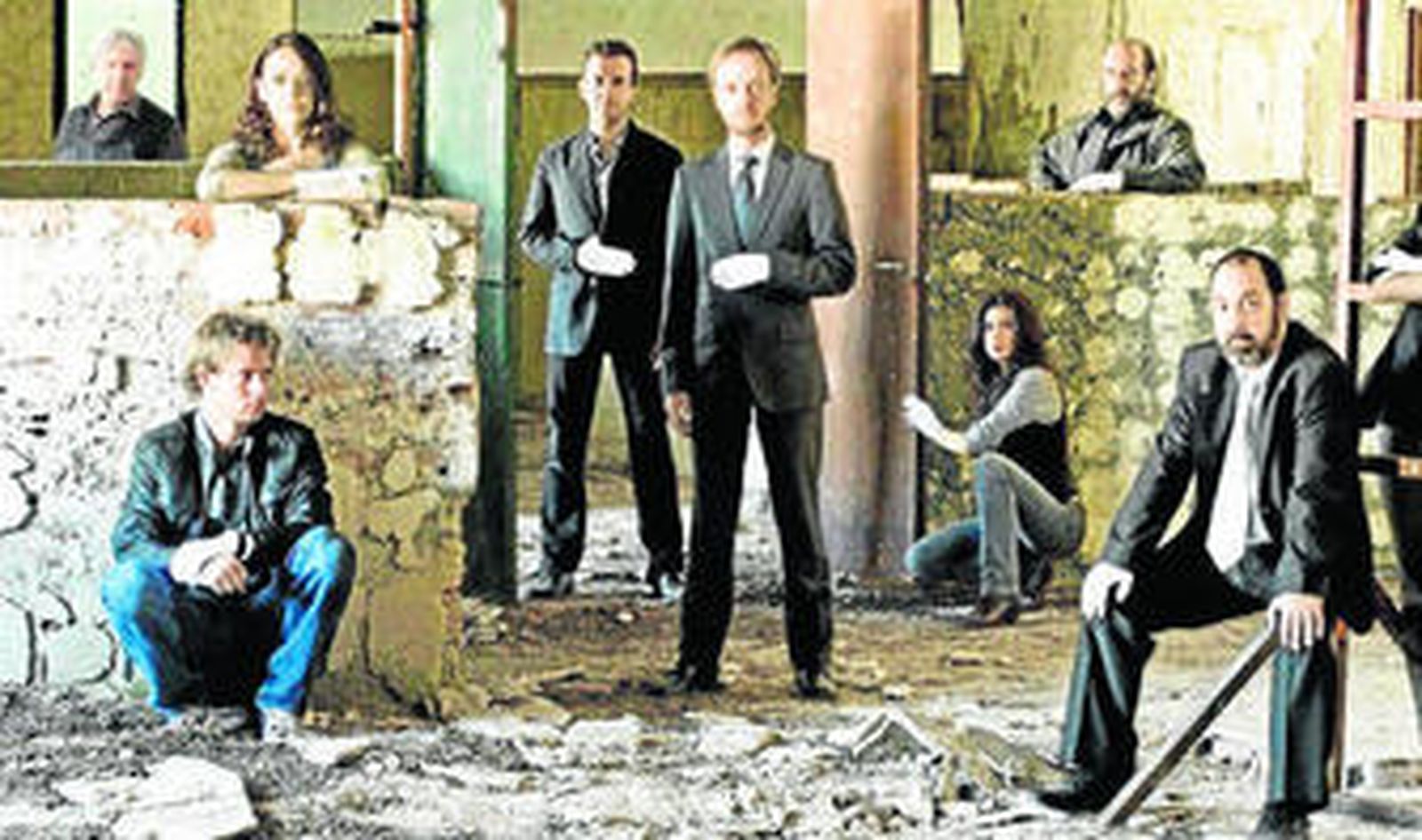 Los protagonistas de 'Guante blanco', la serie de TVE que versa sobre un policía y un ladrón de guante blanco.