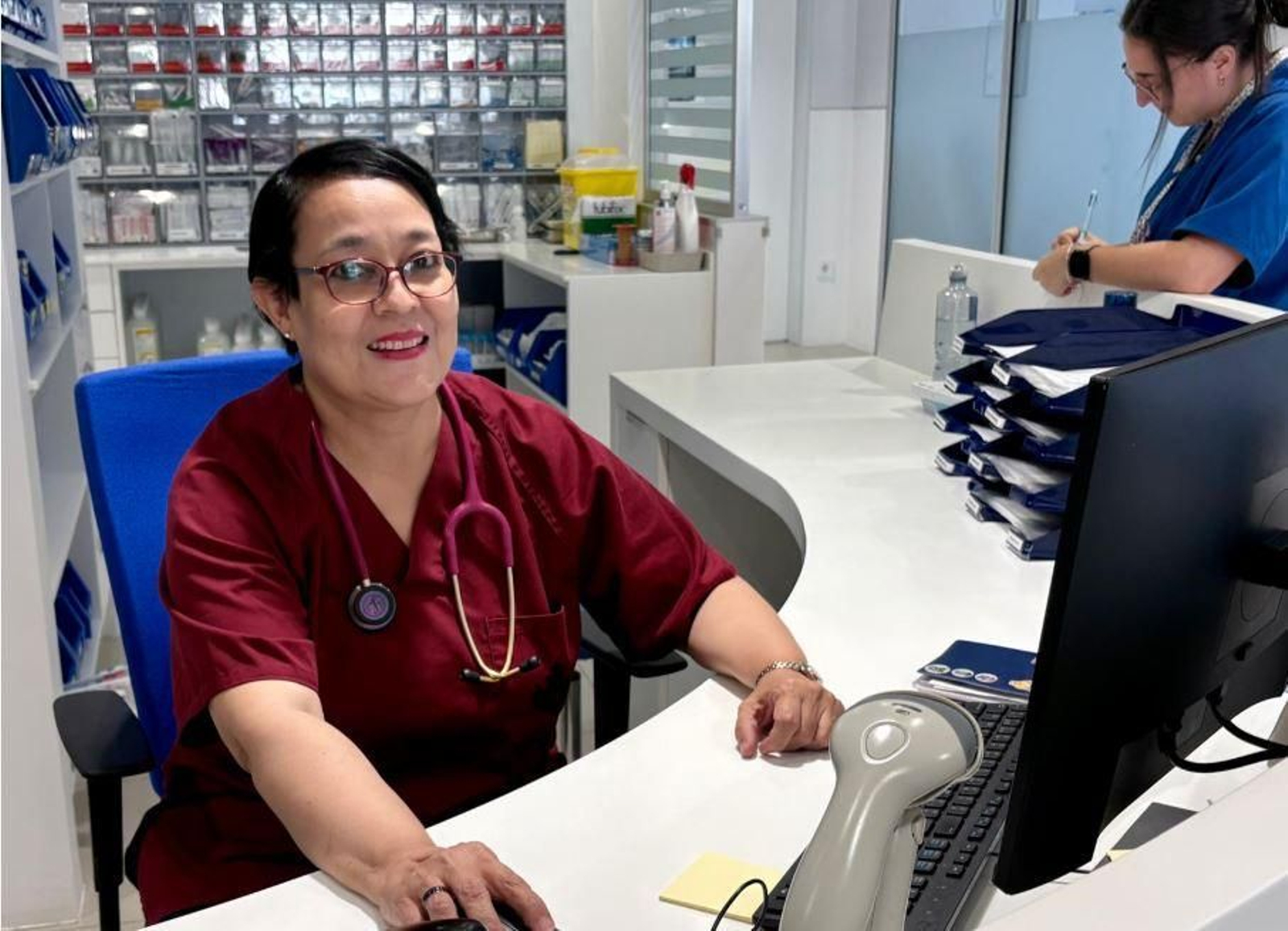 La doctora Griselle Anaya, en el Servicio de Urgencias del Hospital San Juan Grande de Jerez.