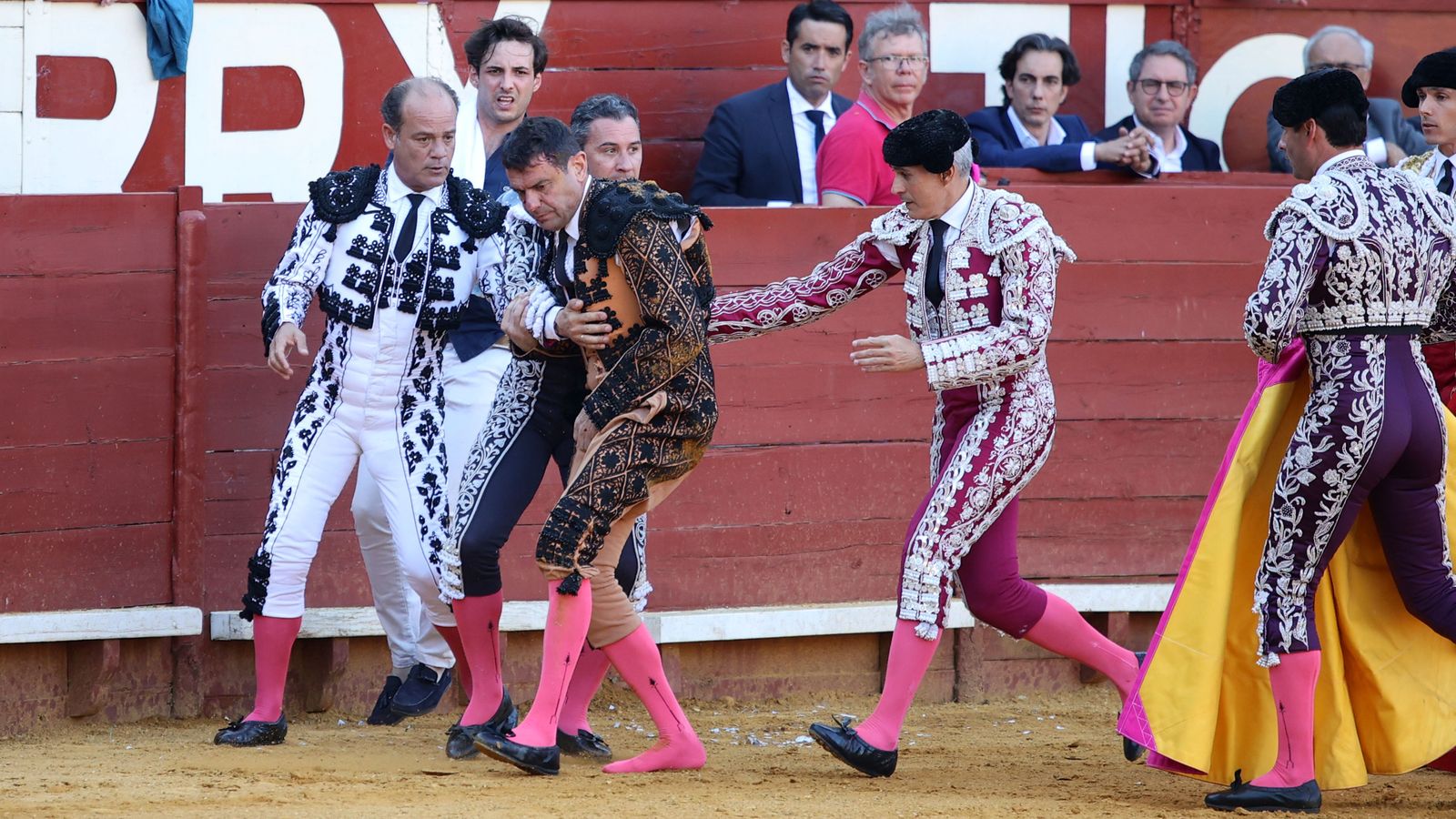 Última tarde de toros de la Feria de Jerez 2024 con Morante, Manzanares y Castella