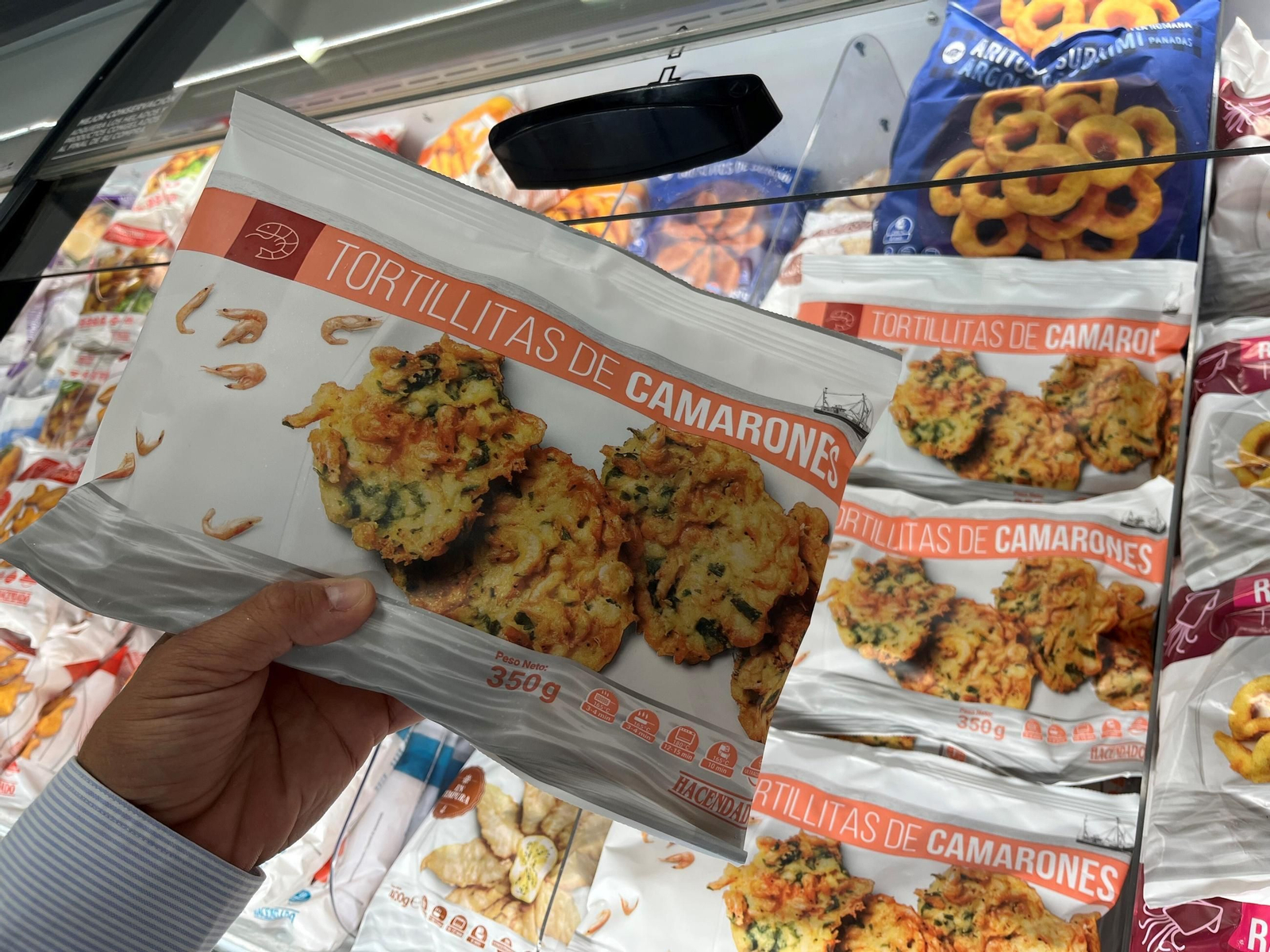 Tortillitas de camarones en un lineal de Mercadona