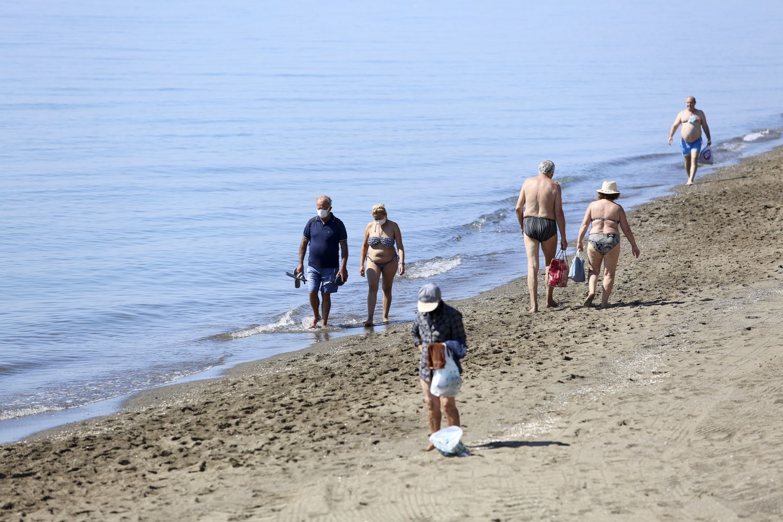 La playa de Huelin, en Málaga capital, en el cuarto día de la fase 1