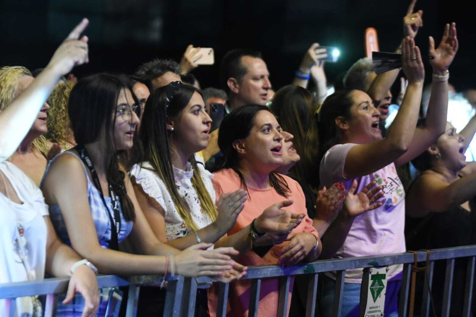 El concierto de Camela en Villanueva de Córdoba, en imágenes